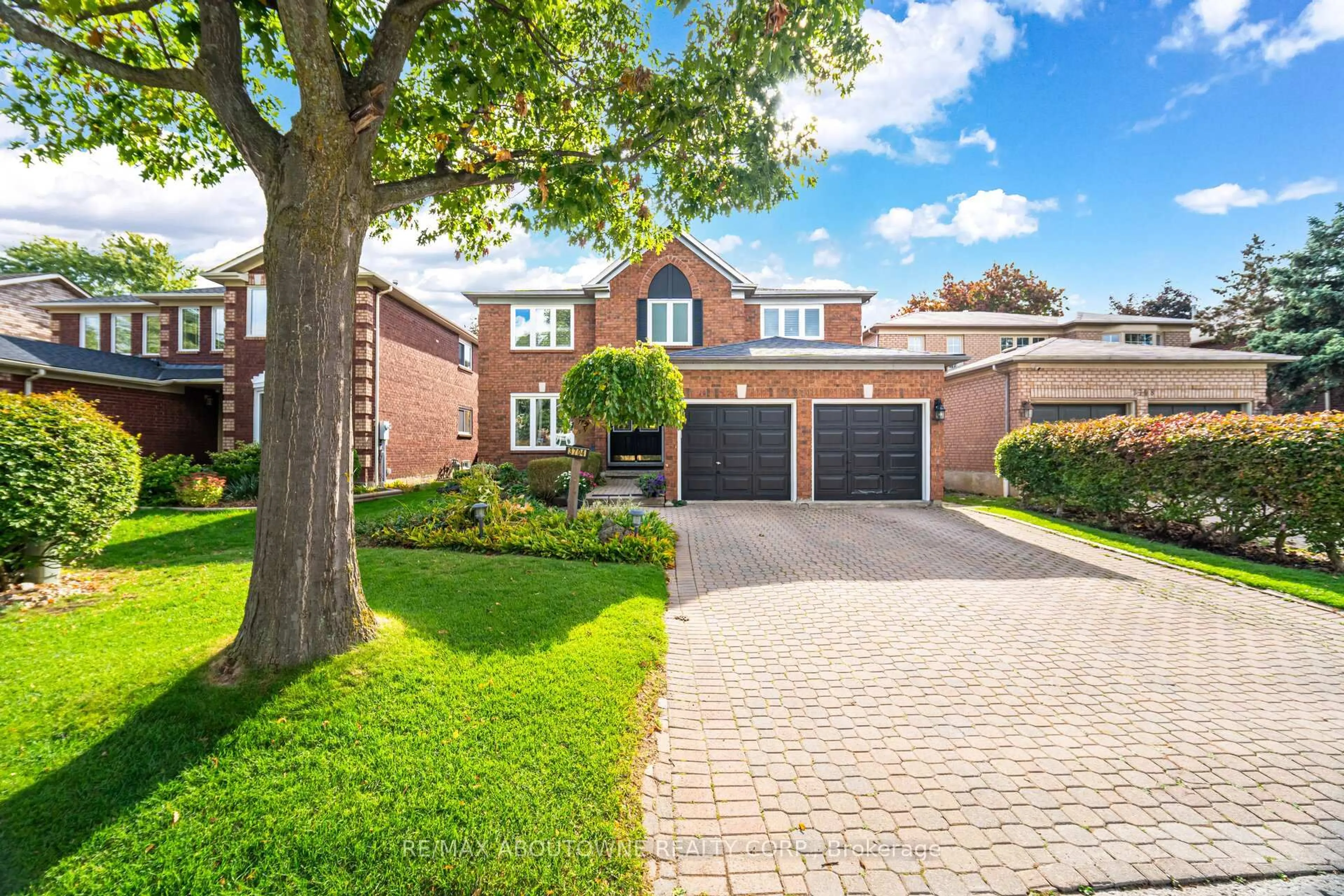 Home with brick exterior material, street for 3704 Ketchum Crt, Mississauga Ontario L5L 4S4