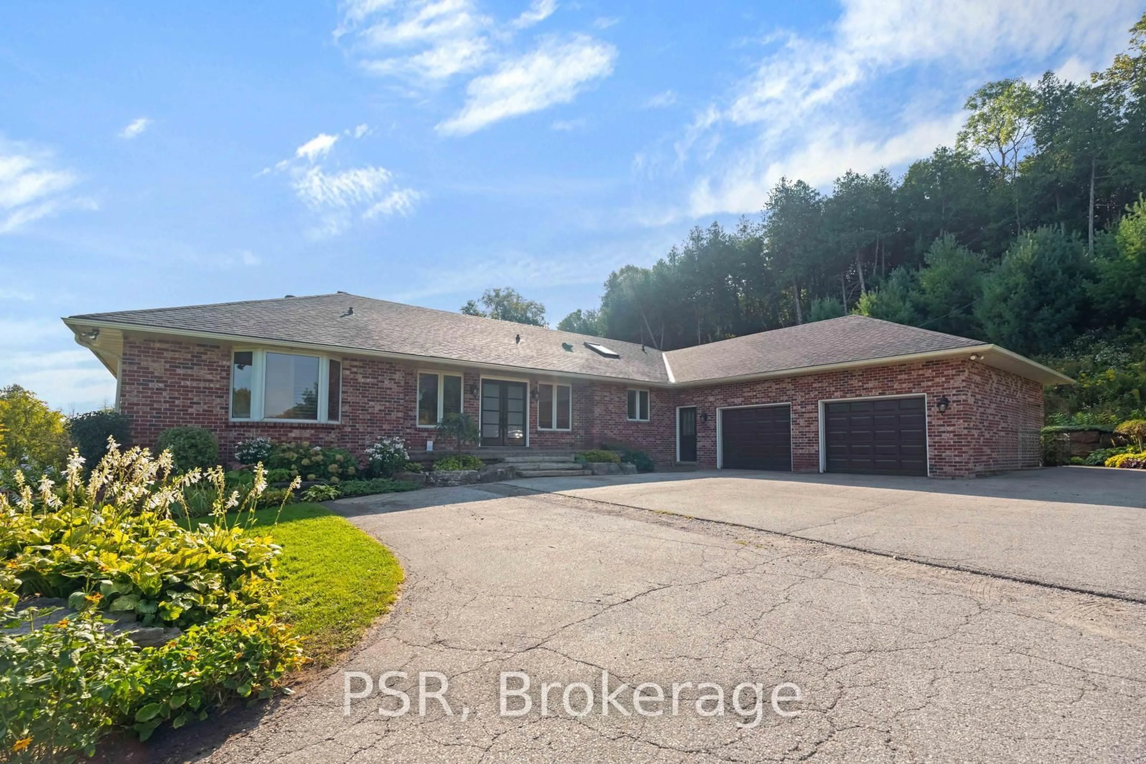 A pic from outside/outdoor area/front of a property/back of a property/a pic from drone, street for 17397 Humber Station Rd, Caledon Ontario L7E 3A6