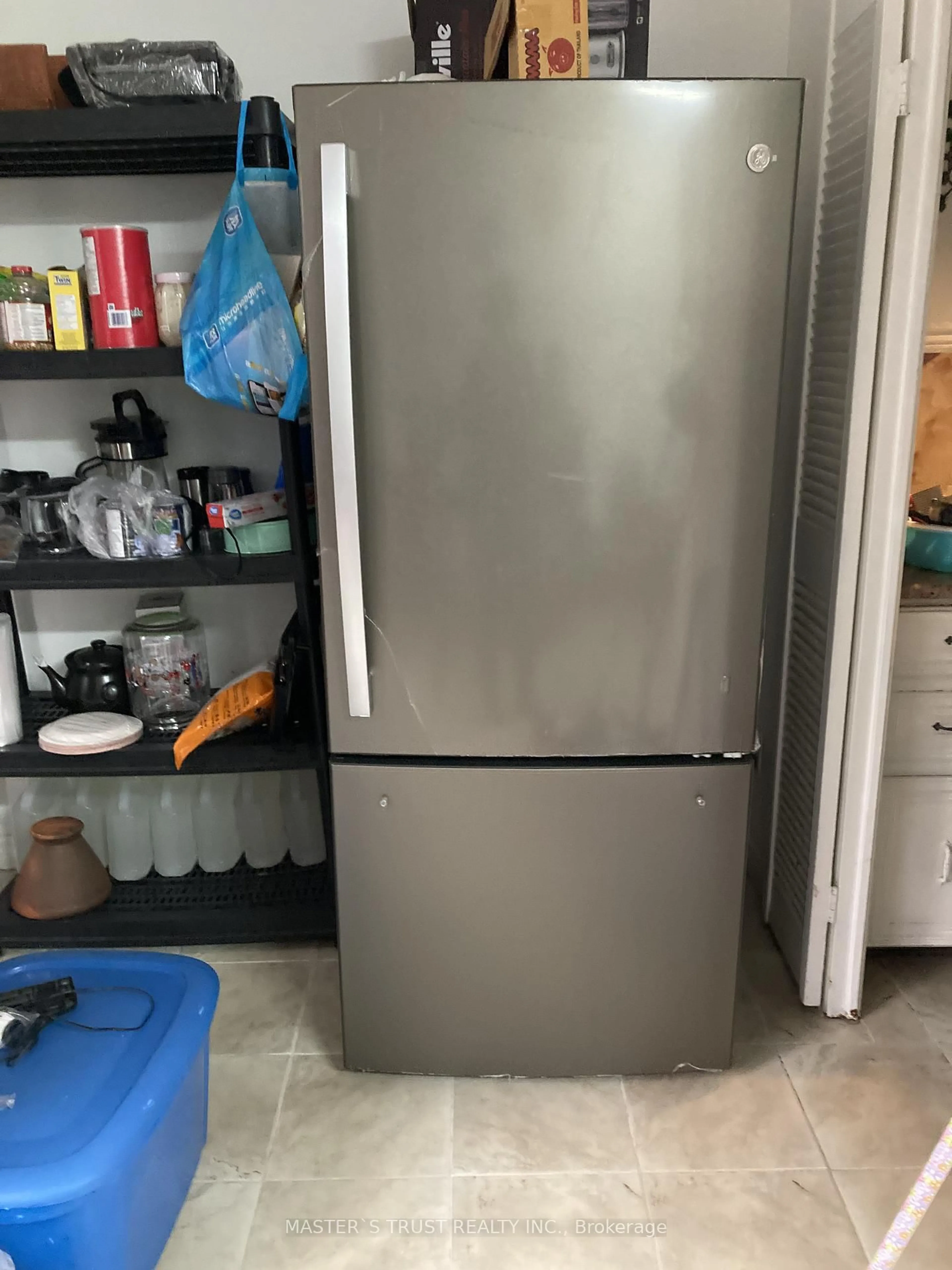 Standard kitchen, floor is not visible for 10 Eddystone Ave #116, Toronto Ontario M3N 2T2