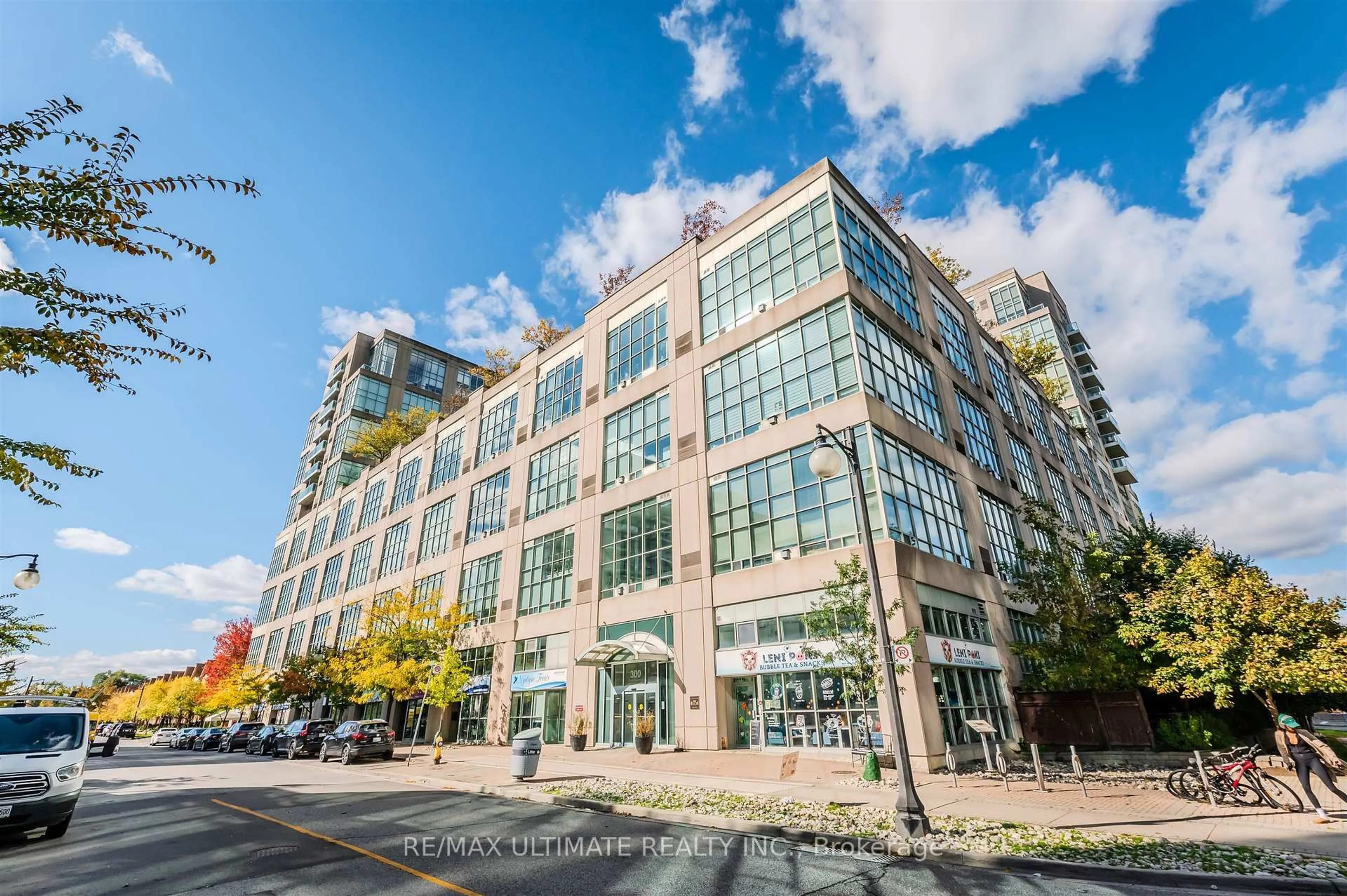 Unknown for 300 Manitoba St #301, Toronto Ontario M8Y 4G6