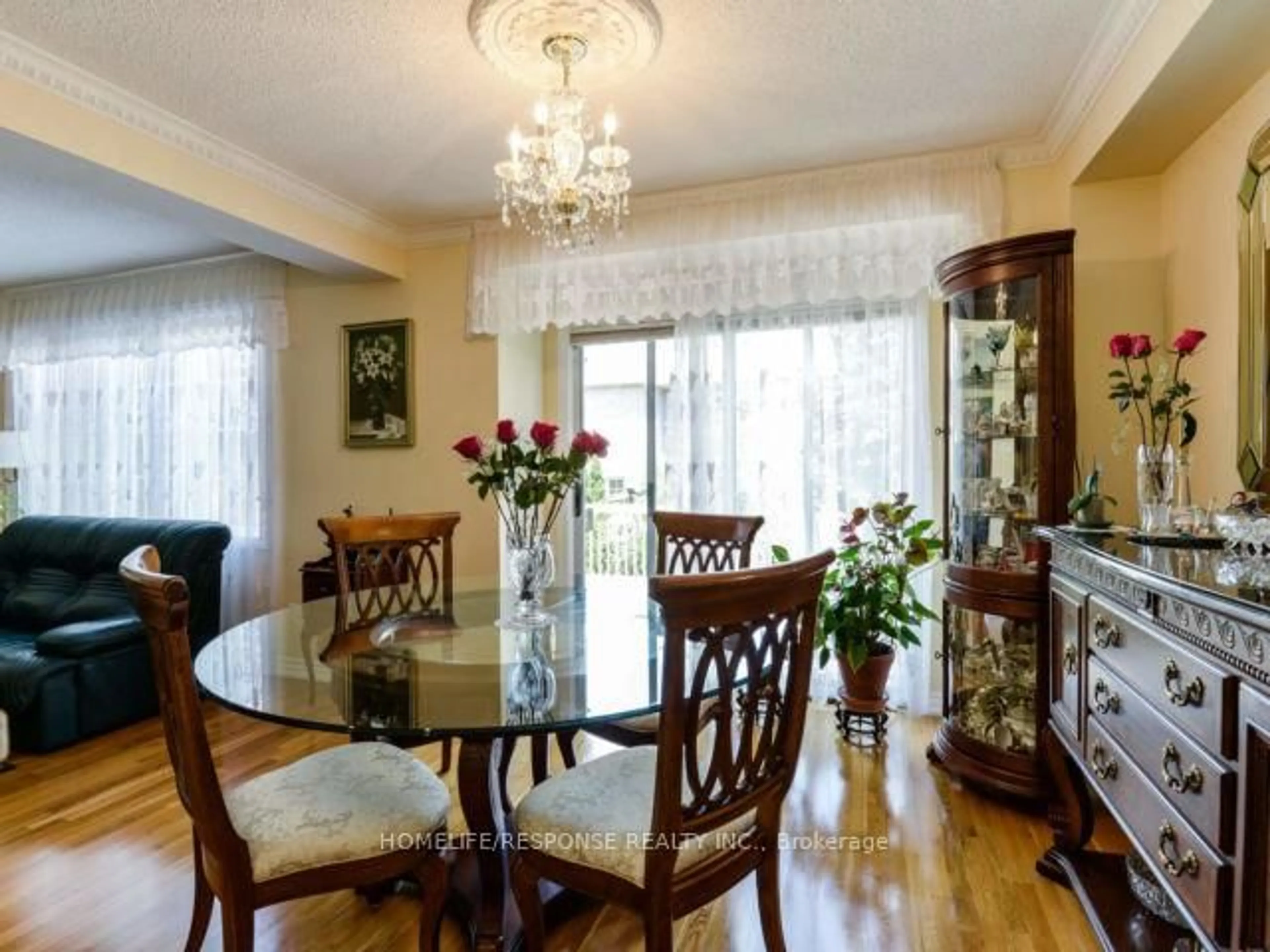 Dining room, wood/laminate floor for 5480 GLEN ERIN Dr #96, Mississauga Ontario L5M 5R3