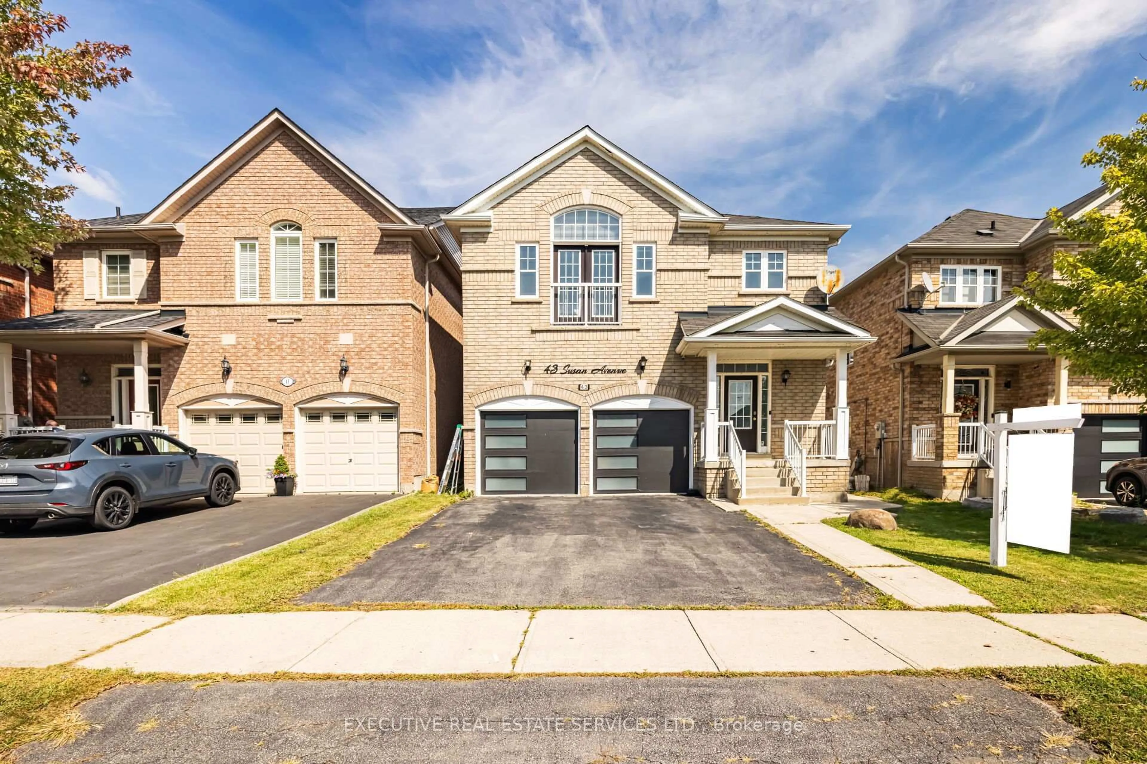 Home with brick exterior material, street for 43 Susan Ave, Brampton Ontario L6Y 5N5