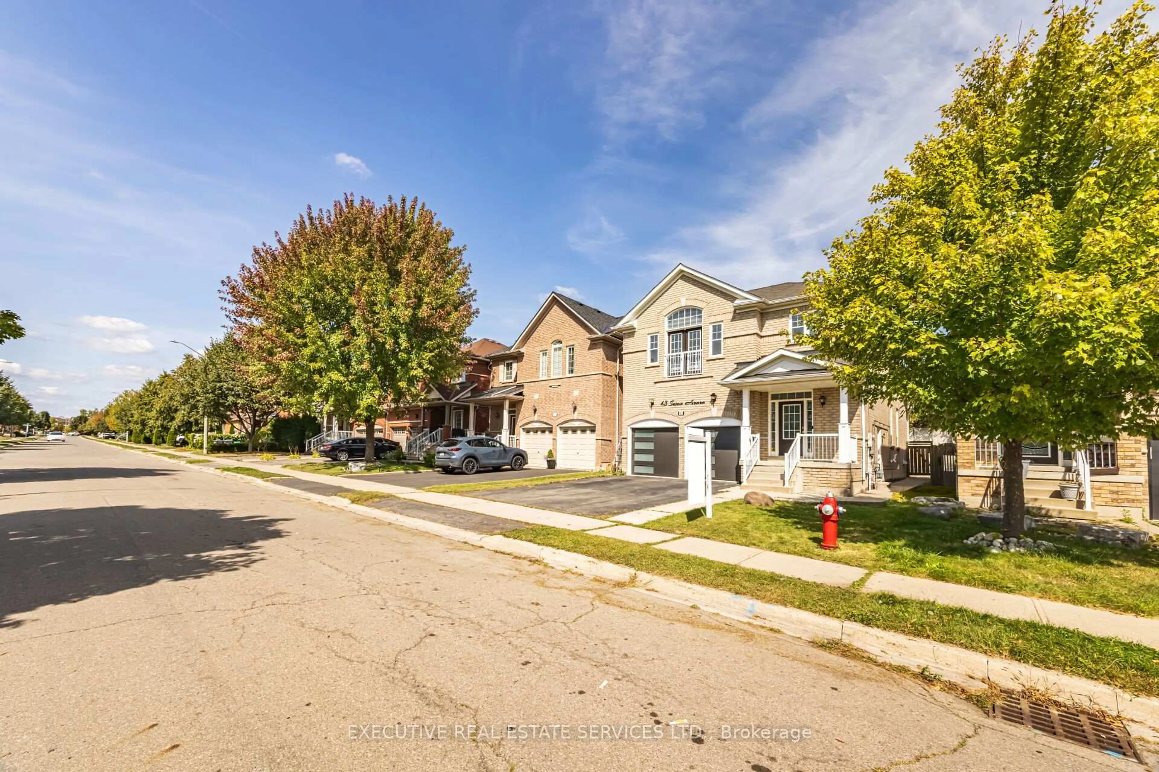 A pic from outside/outdoor area/front of a property/back of a property/a pic from drone, street for 43 Susan Ave, Brampton Ontario L6Y 5N5