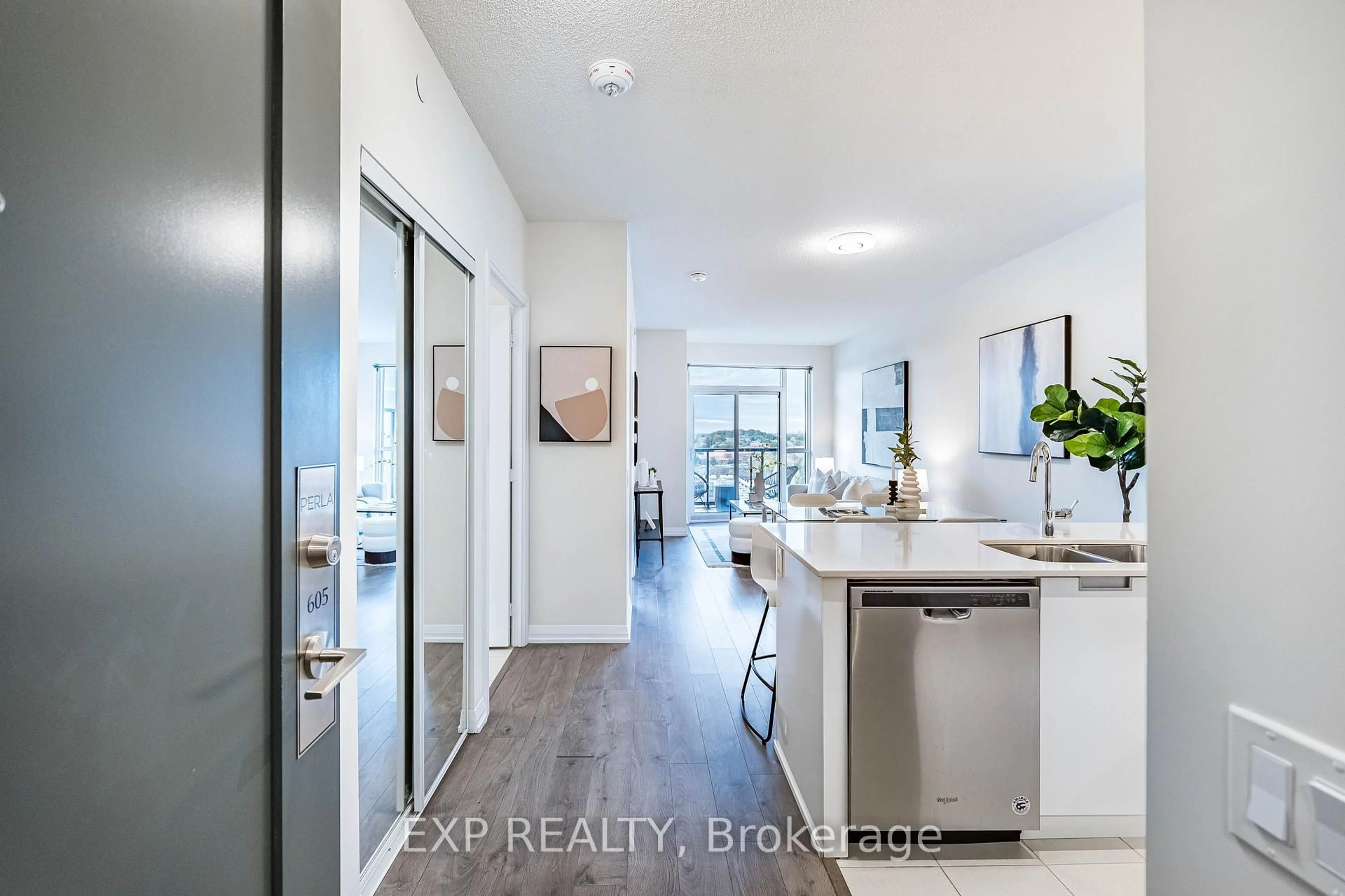 Open concept kitchen, unknown for 65 Watergarden Dr #605, Mississauga Ontario L5R 0G8