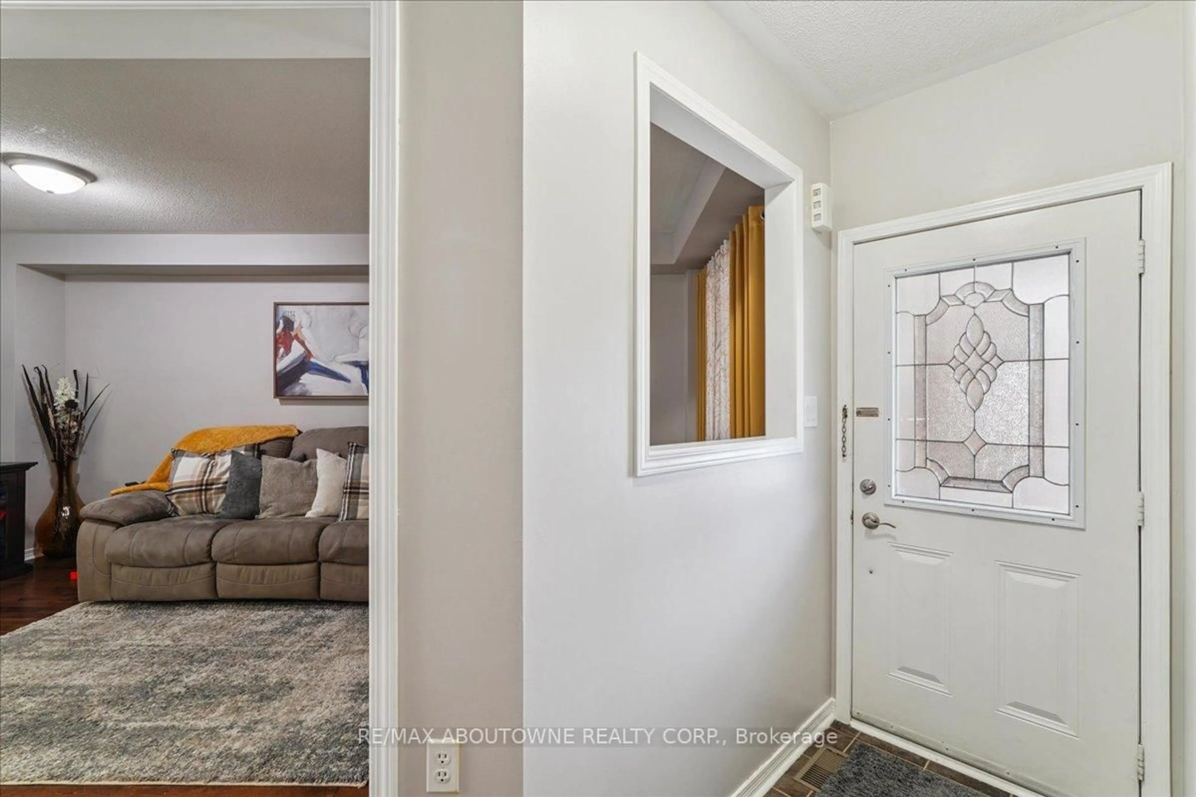 Indoor entryway for 248 Albright Rd, Brampton Ontario L6X 5E7