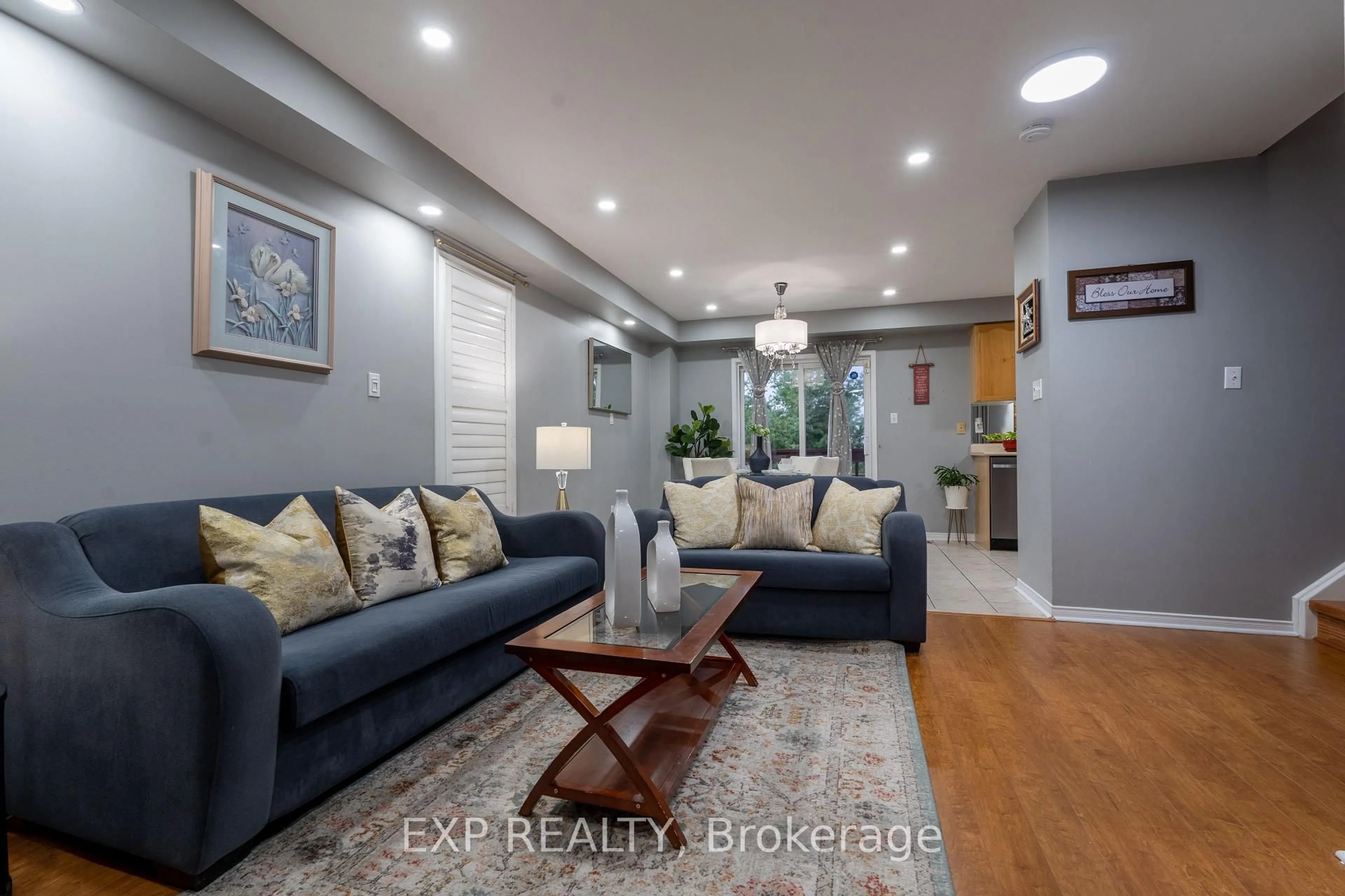 Living room with furniture, unknown for 37 Farthingale Cres, Brampton Ontario L7A 1S8