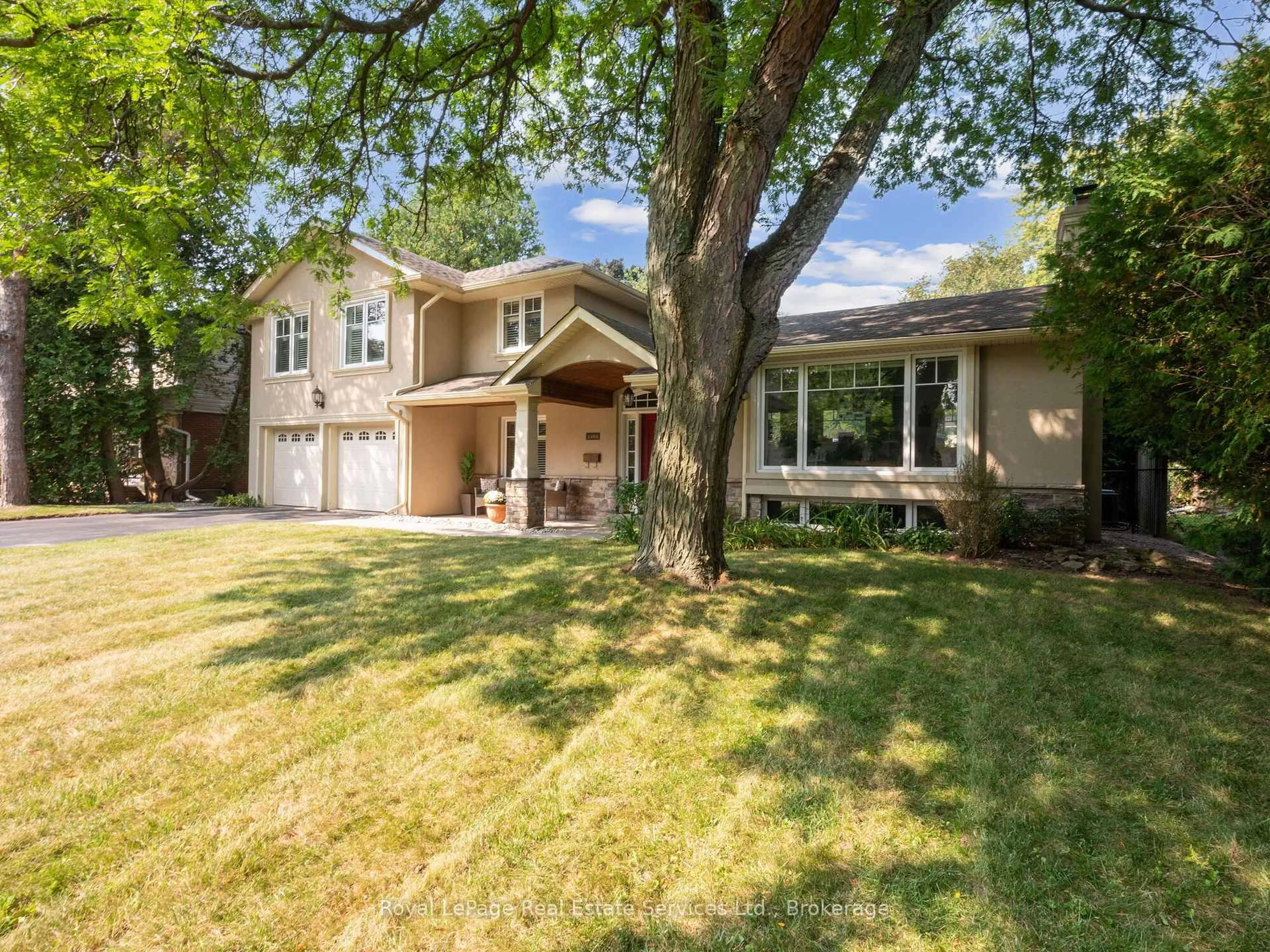 Home with vinyl exterior material, street for 1465 Shamrock Lane, Oakville Ontario L6L 1R1