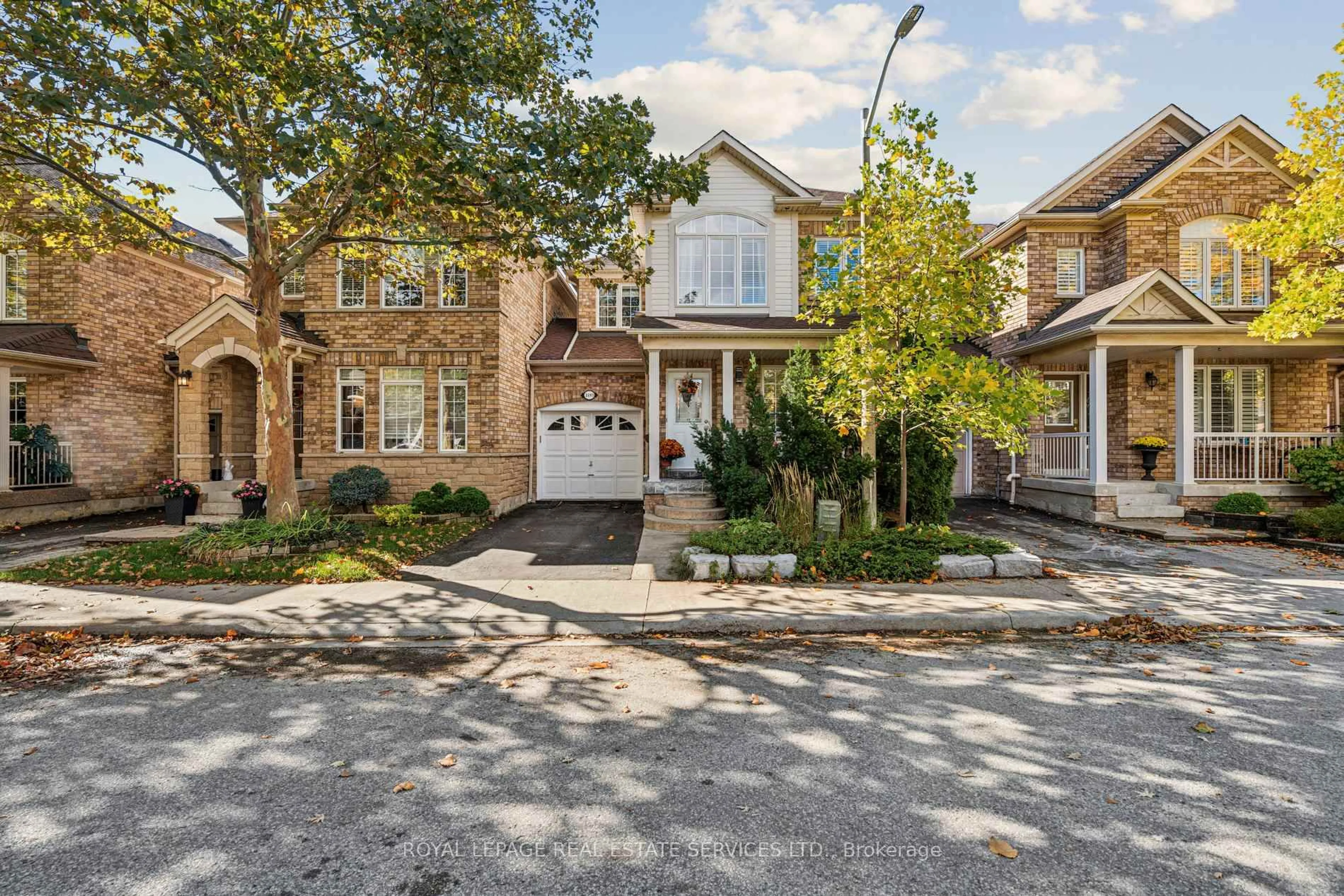 Home with brick exterior material, street for 2293 Seton Cres, Burlington Ontario L7L 6Y4