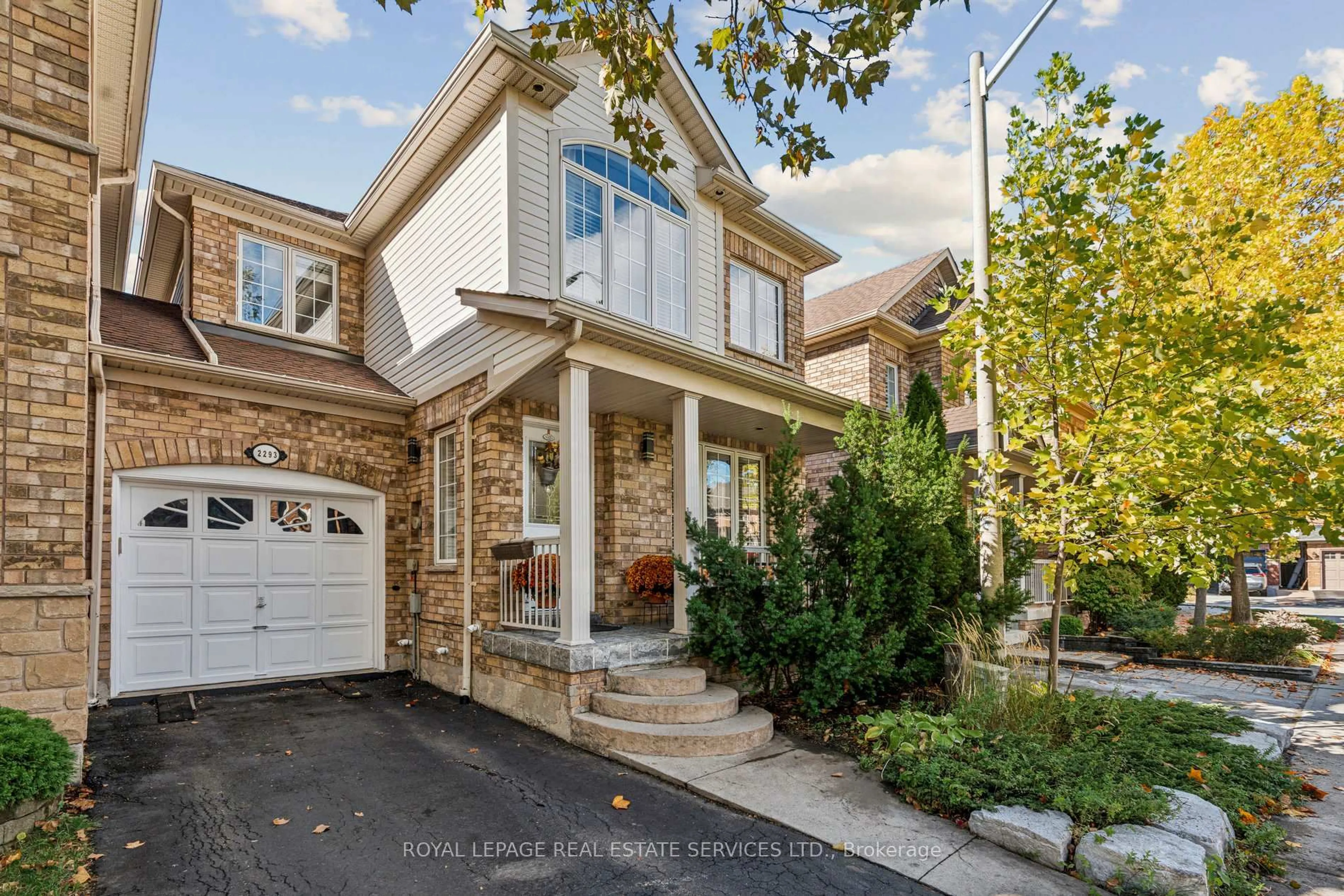 Home with brick exterior material, street for 2293 Seton Cres, Burlington Ontario L7L 6Y4