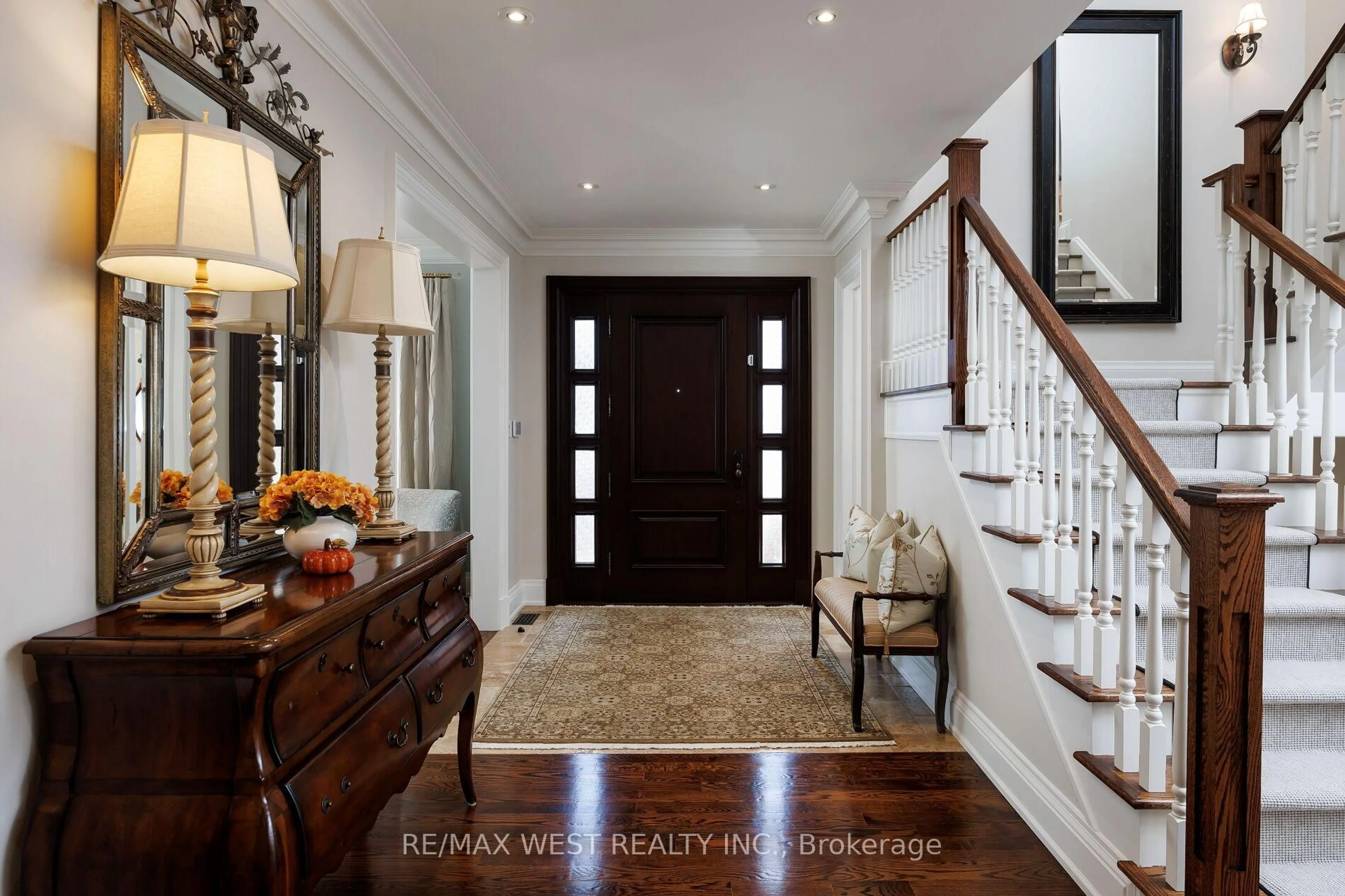Indoor entryway for 37 Cedarland Dr, Toronto Ontario M9A 2K5