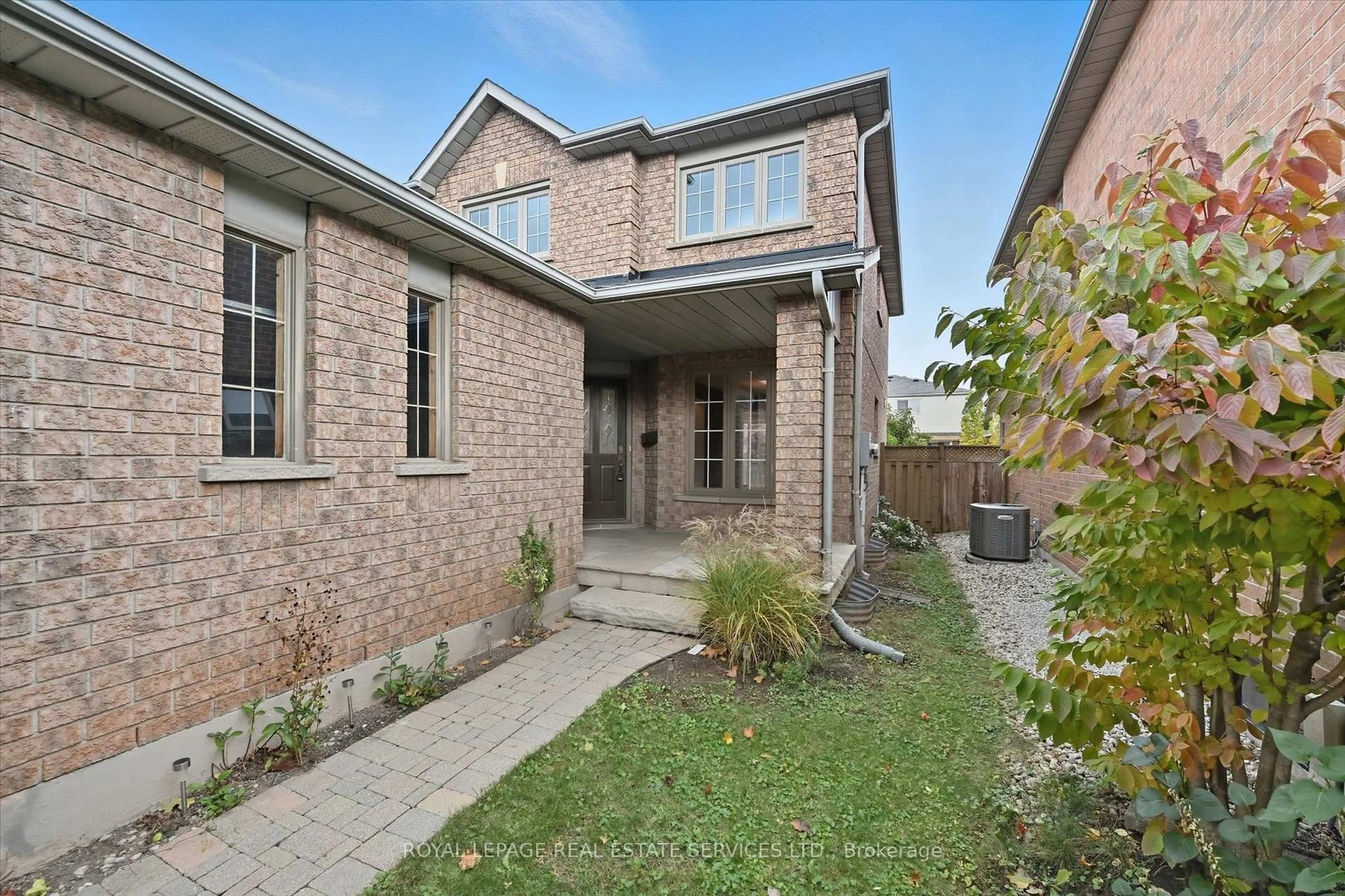 Home with brick exterior material, street for 513 Fothergill Blvd, Burlington Ontario L7L 6C8