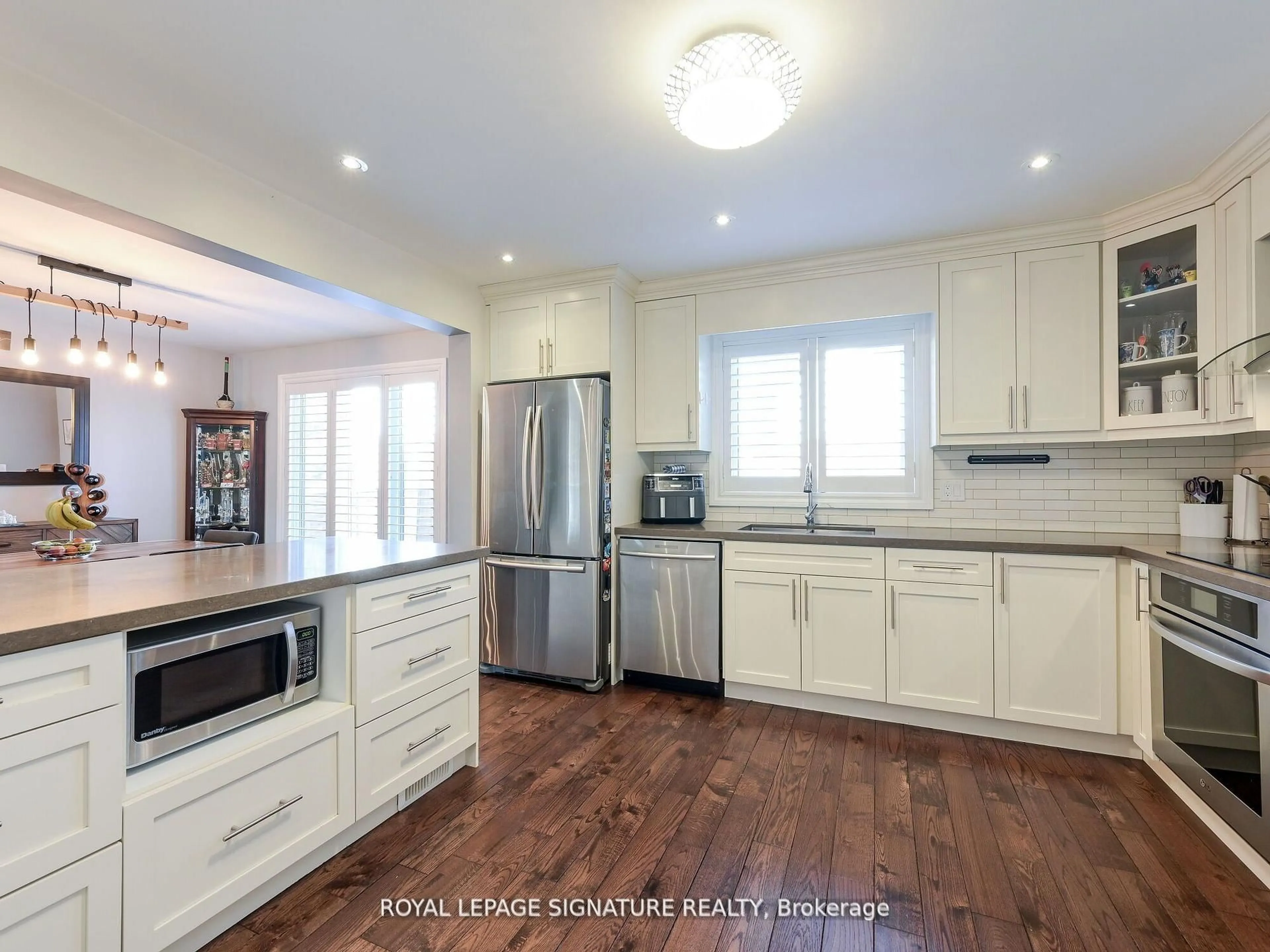 Open concept kitchen, unknown for 281 Mcgill St, Mississauga Ontario L5A 1V3