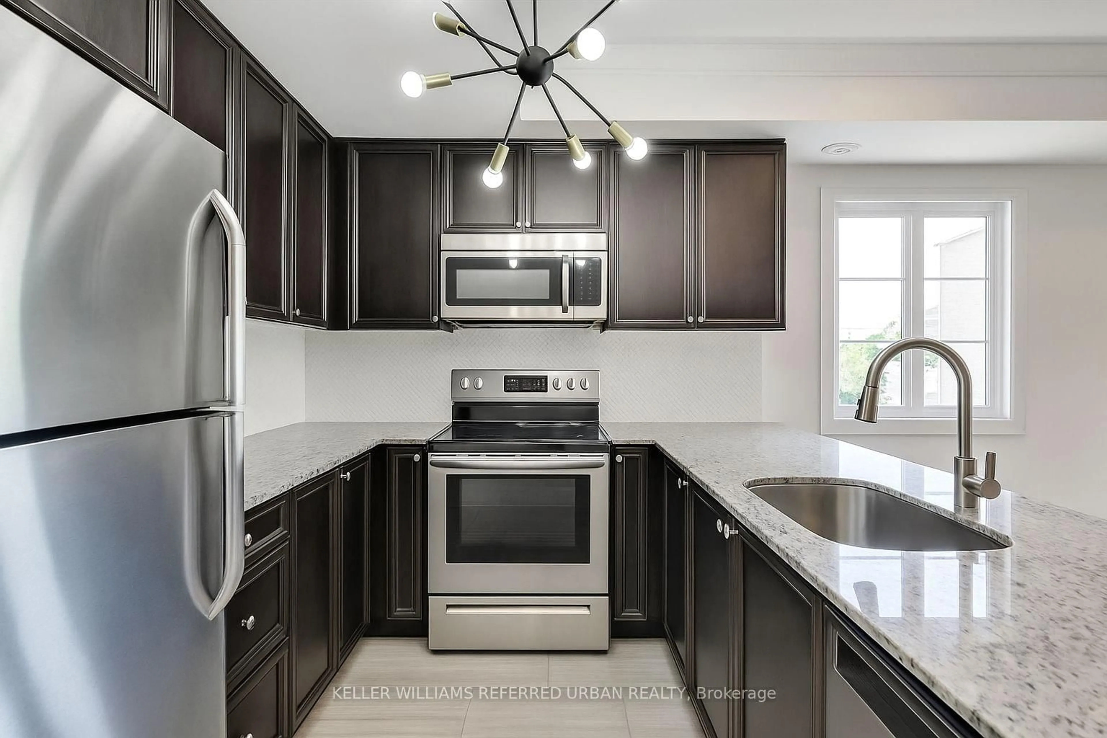 Unknown for 380 Hopewell Ave #231, Toronto Ontario M6E 2S2