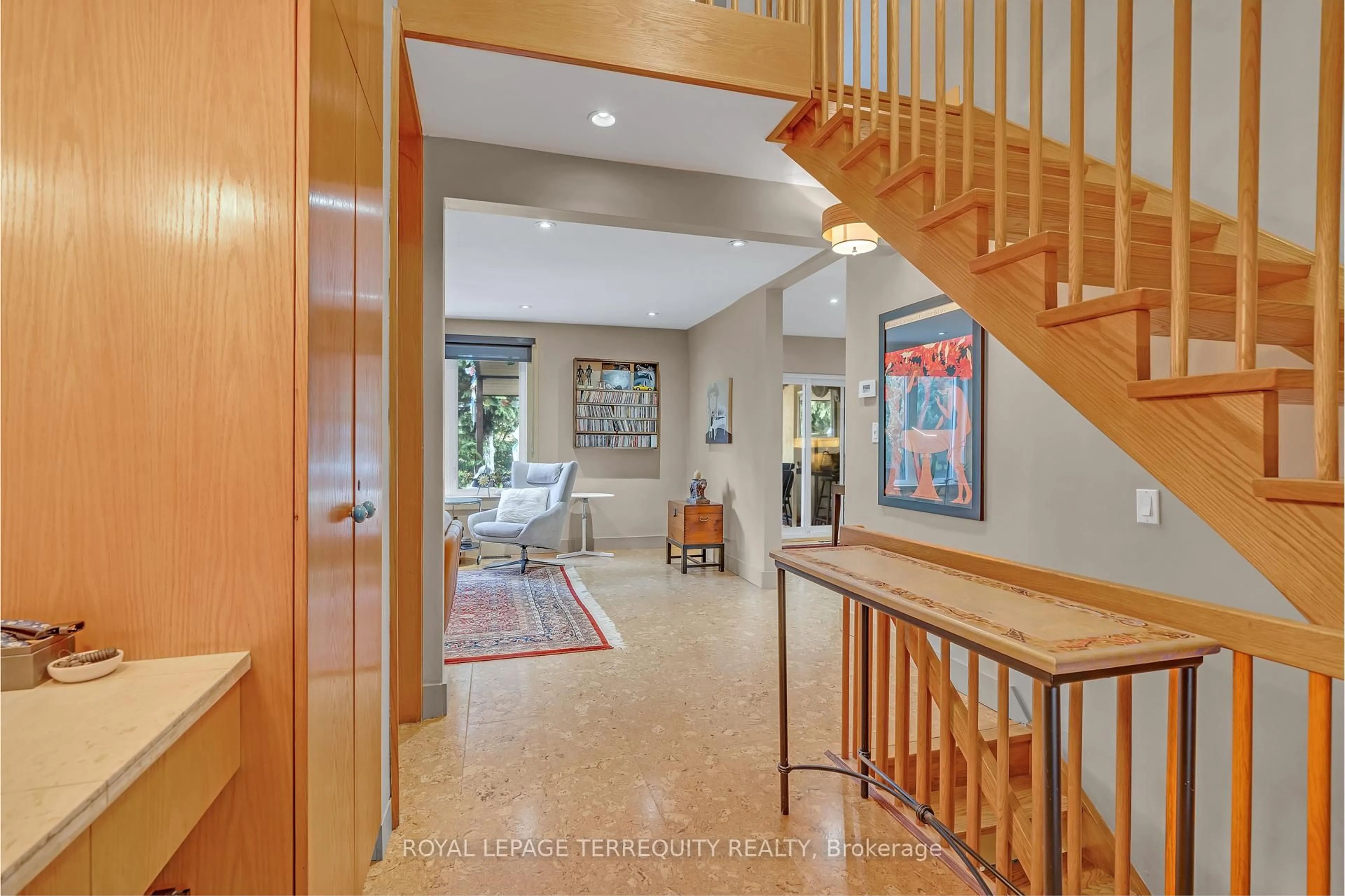 Indoor foyer for 61 Parkchester Rd, Toronto Ontario M6M 2S1
