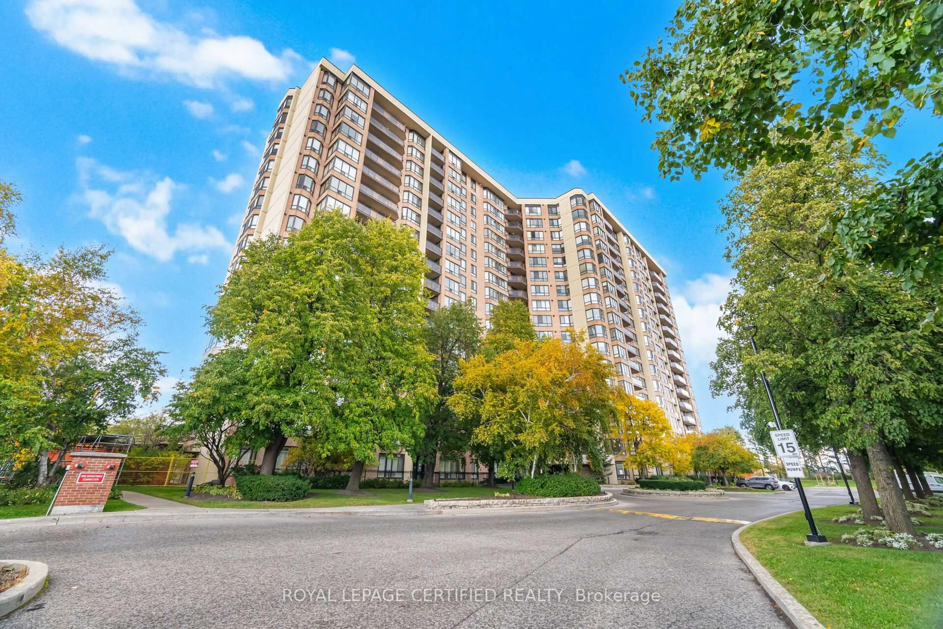 A pic from outside/outdoor area/front of a property/back of a property/a pic from drone, unknown for 20 Cherrytree Dr #603, Brampton Ontario L6Y 3V1