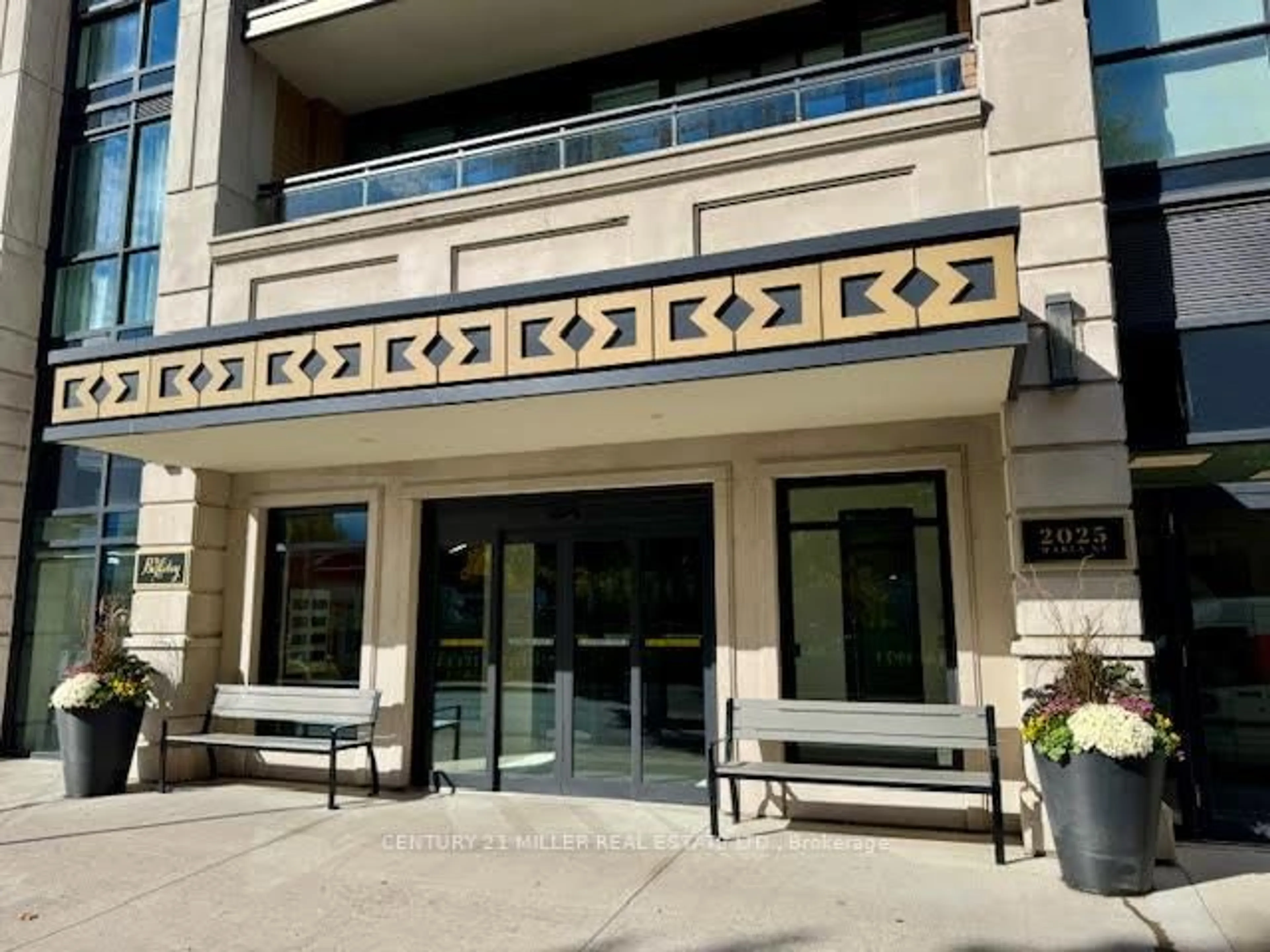 Indoor foyer for 2025 Maria St #807, Burlington Ontario L7R 2M5
