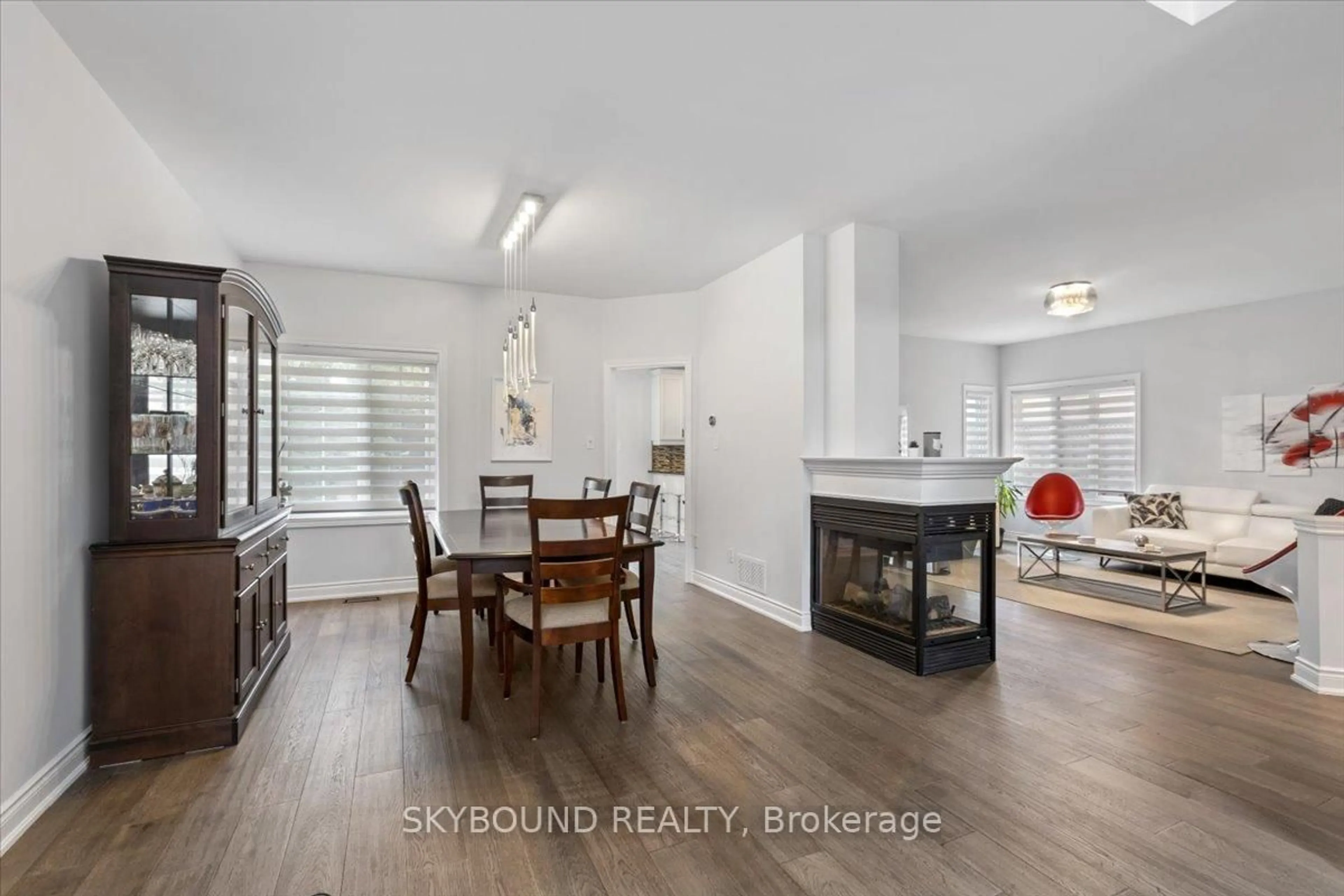 Open concept kitchen, unknown for 5 Chaplin Cres, Halton Hills Ontario L7G 5Y4