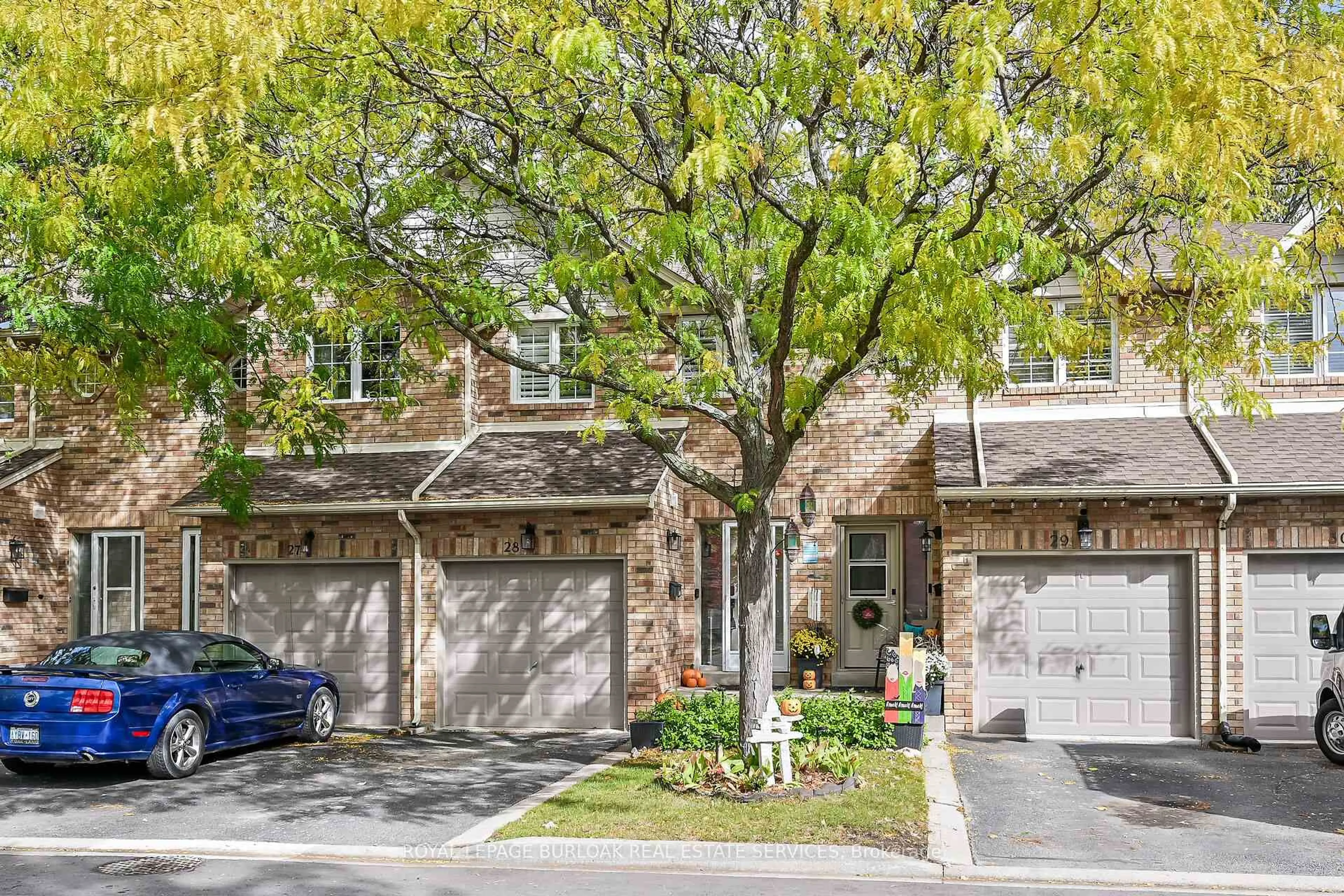 Home with brick exterior material, street for 2015 Cleaver Ave #28, Burlington Ontario L7M 4J7