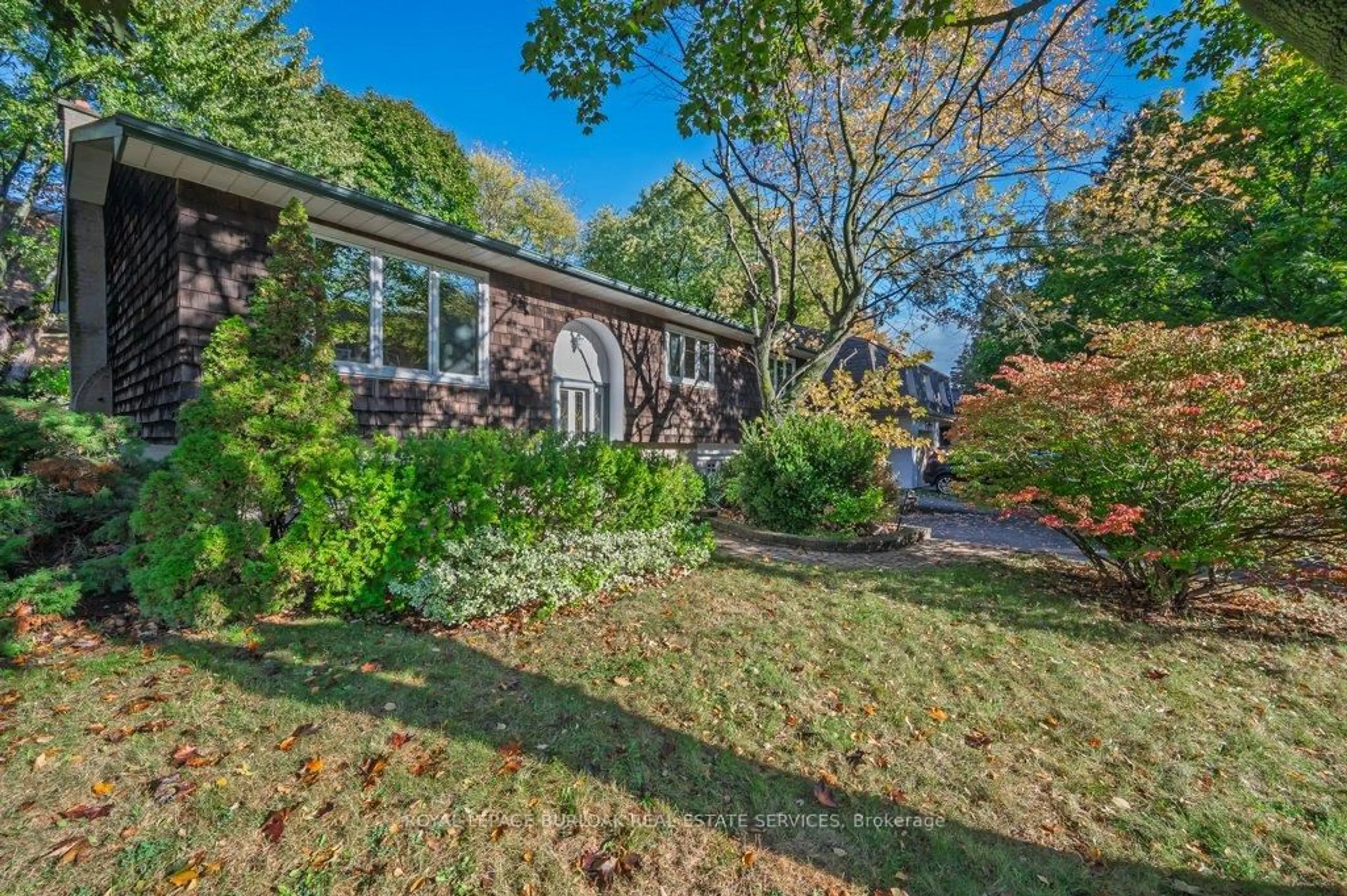 Unknown for 2063 Waters Edge Dr, Oakville Ontario L6L 1A3