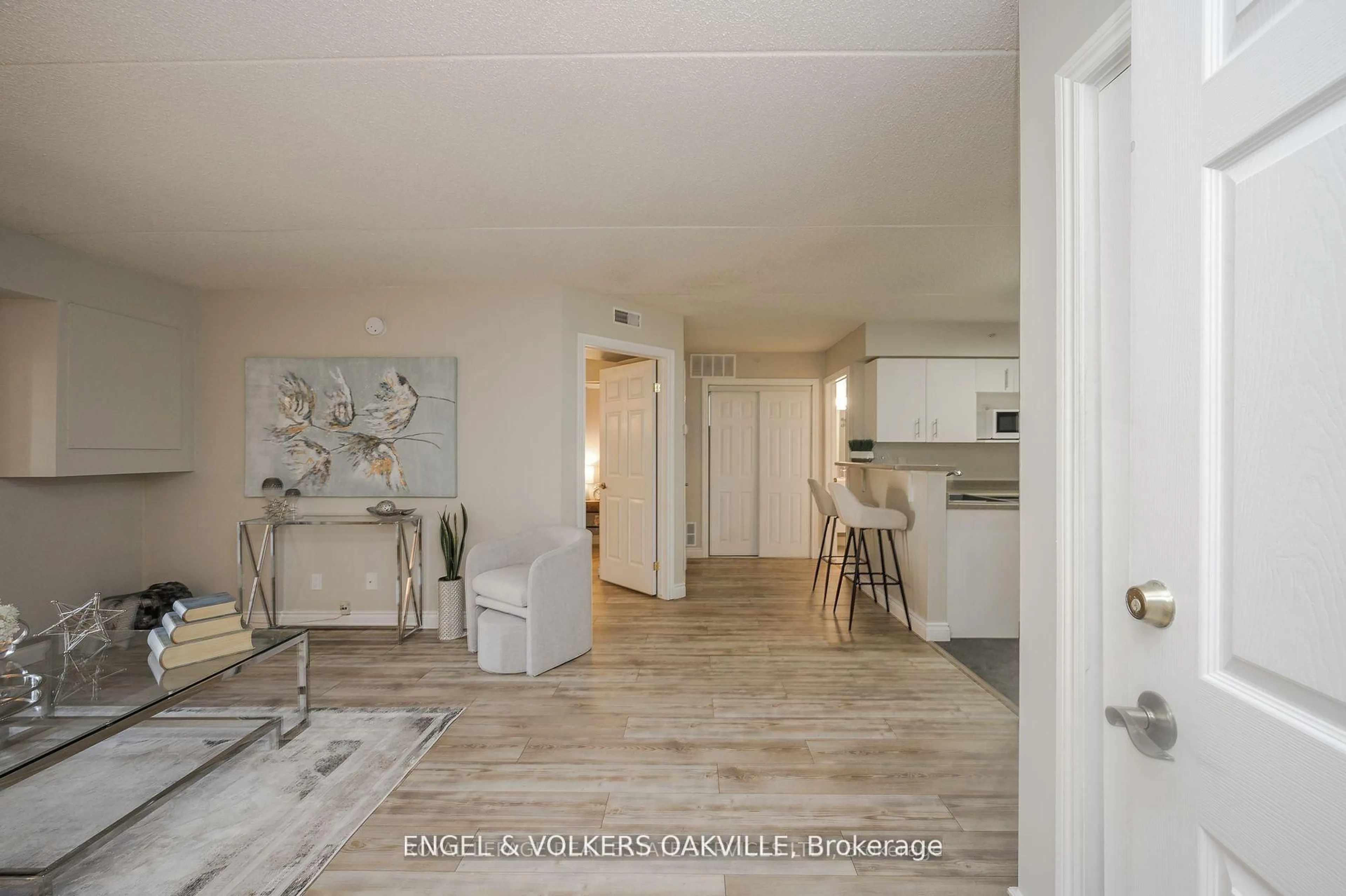 Unknown for 1810 Walkers Line #308, Burlington Ontario L7M 4V3