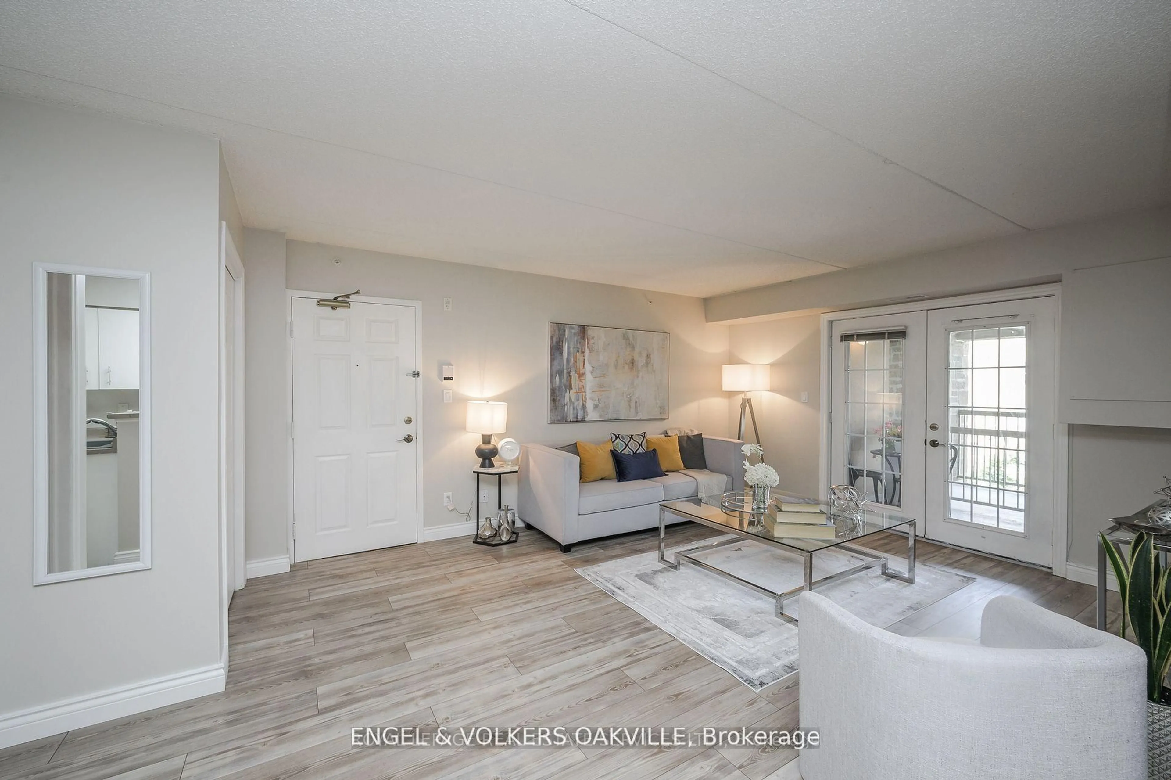 Living room with furniture, unknown for 1810 Walkers Line #308, Burlington Ontario L7M 4V3