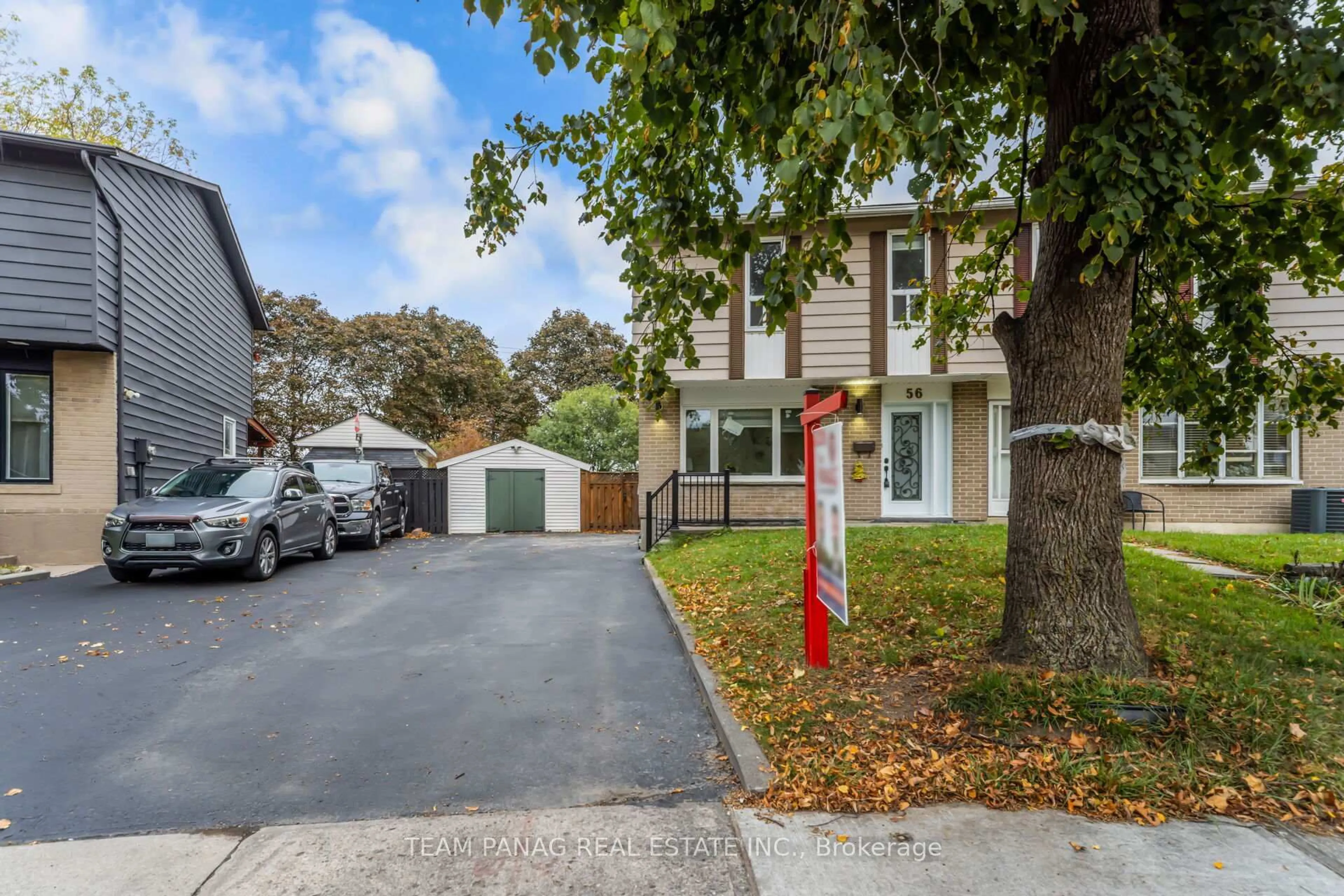 A pic from outside/outdoor area/front of a property/back of a property/a pic from drone, street for 56 Bramhall Circ, Brampton Ontario L6V 2G4