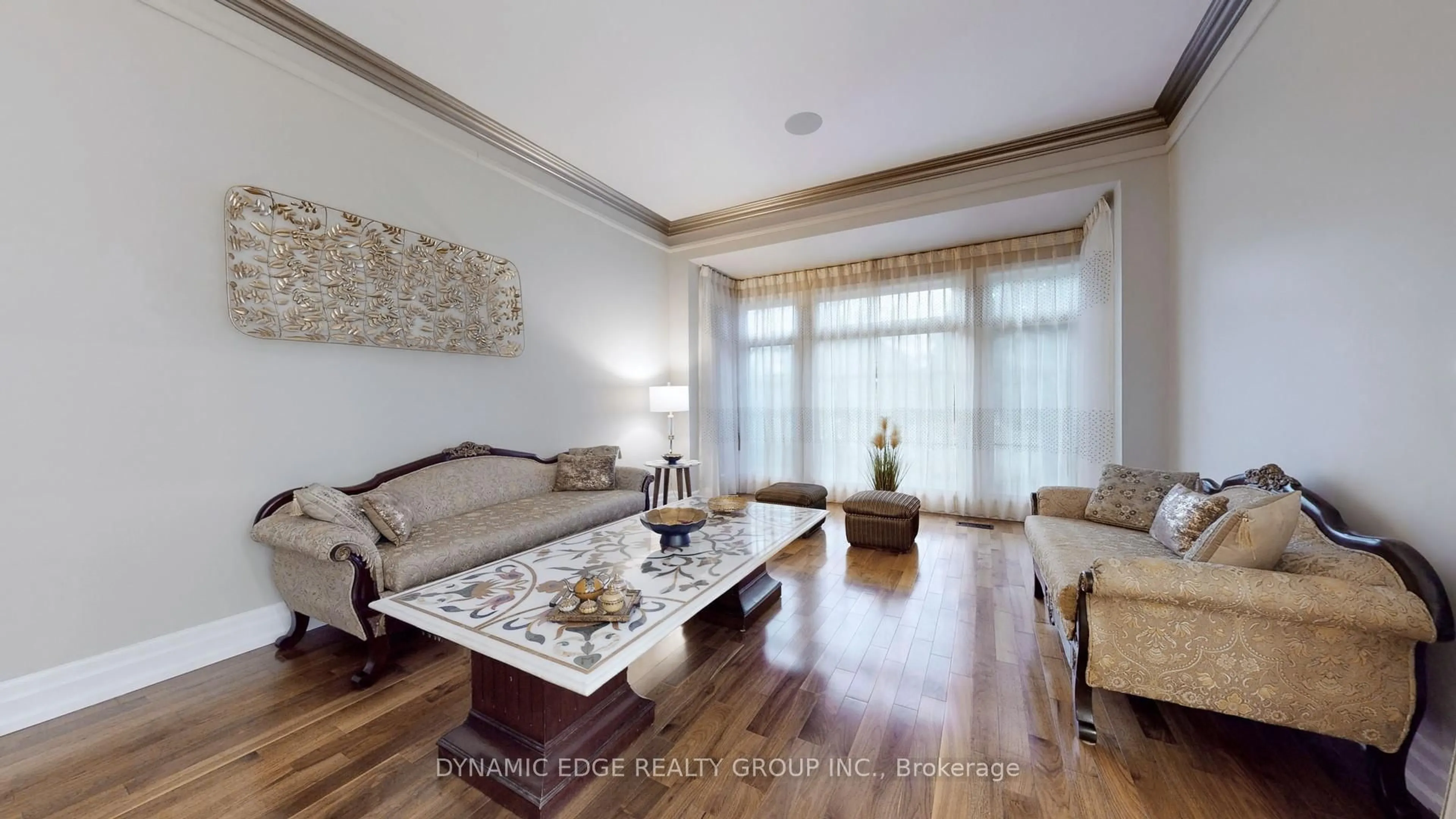 Living room with furniture, wood/laminate floor for 5351 Forest Ridge Dr, Mississauga Ontario L5M 5B4