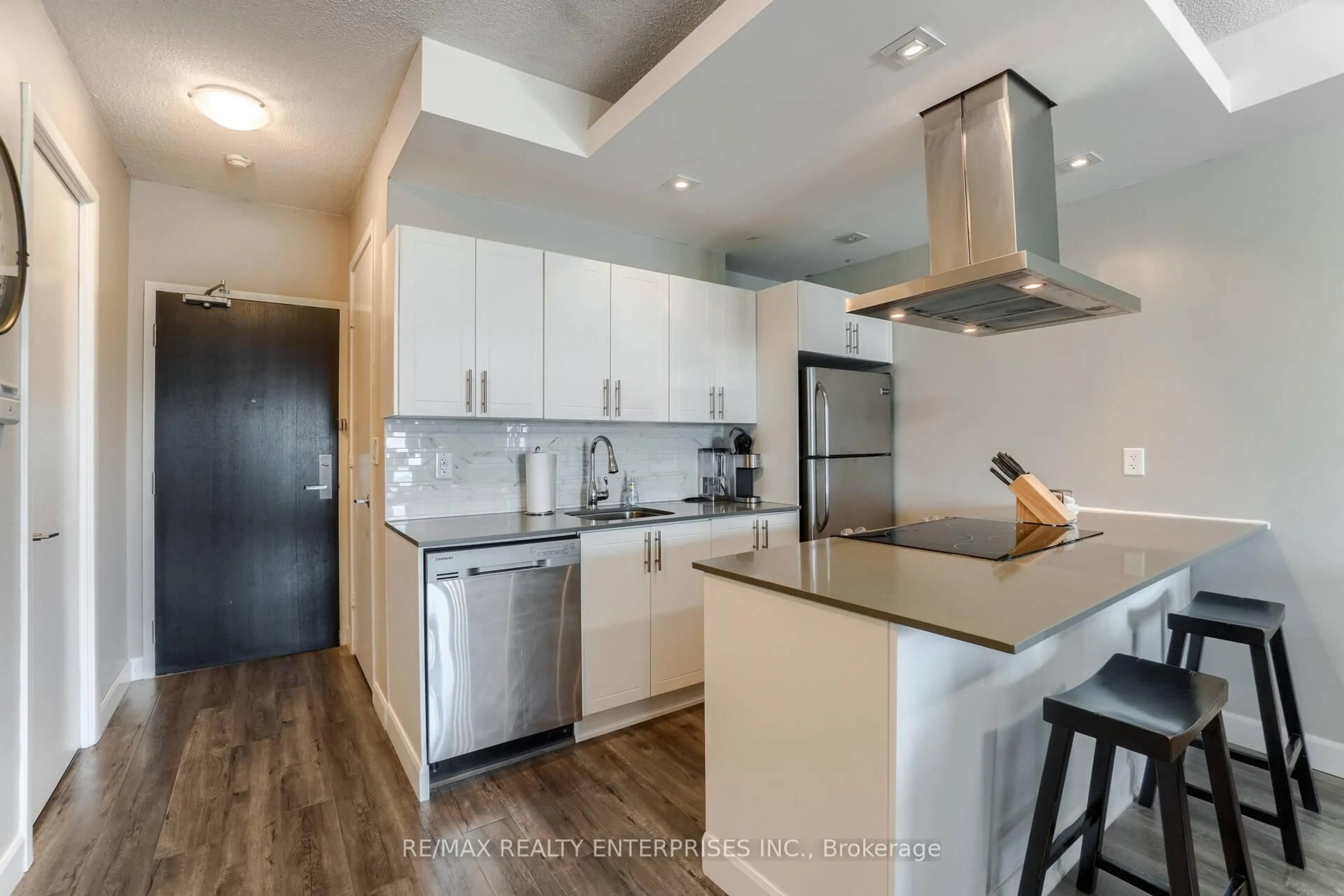 Open concept kitchen, unknown for 165 Legion Rd #2333, Toronto Ontario M8Y 0B3