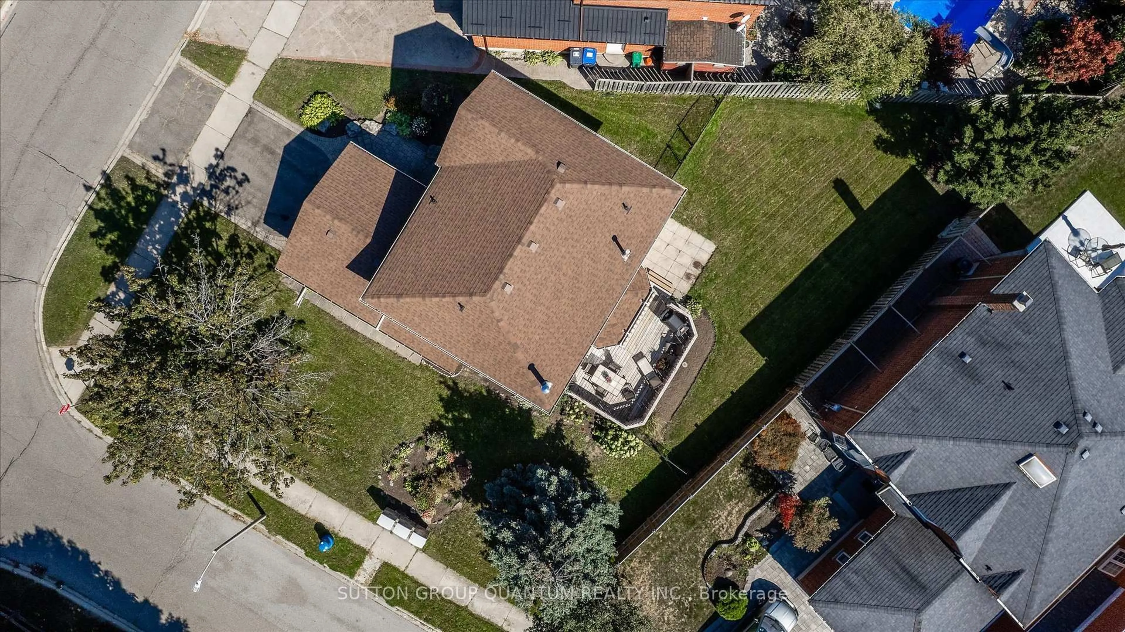 A pic from outside/outdoor area/front of a property/back of a property/a pic from drone, street for 66 Corkett Dr, Brampton Ontario L6X 3E9
