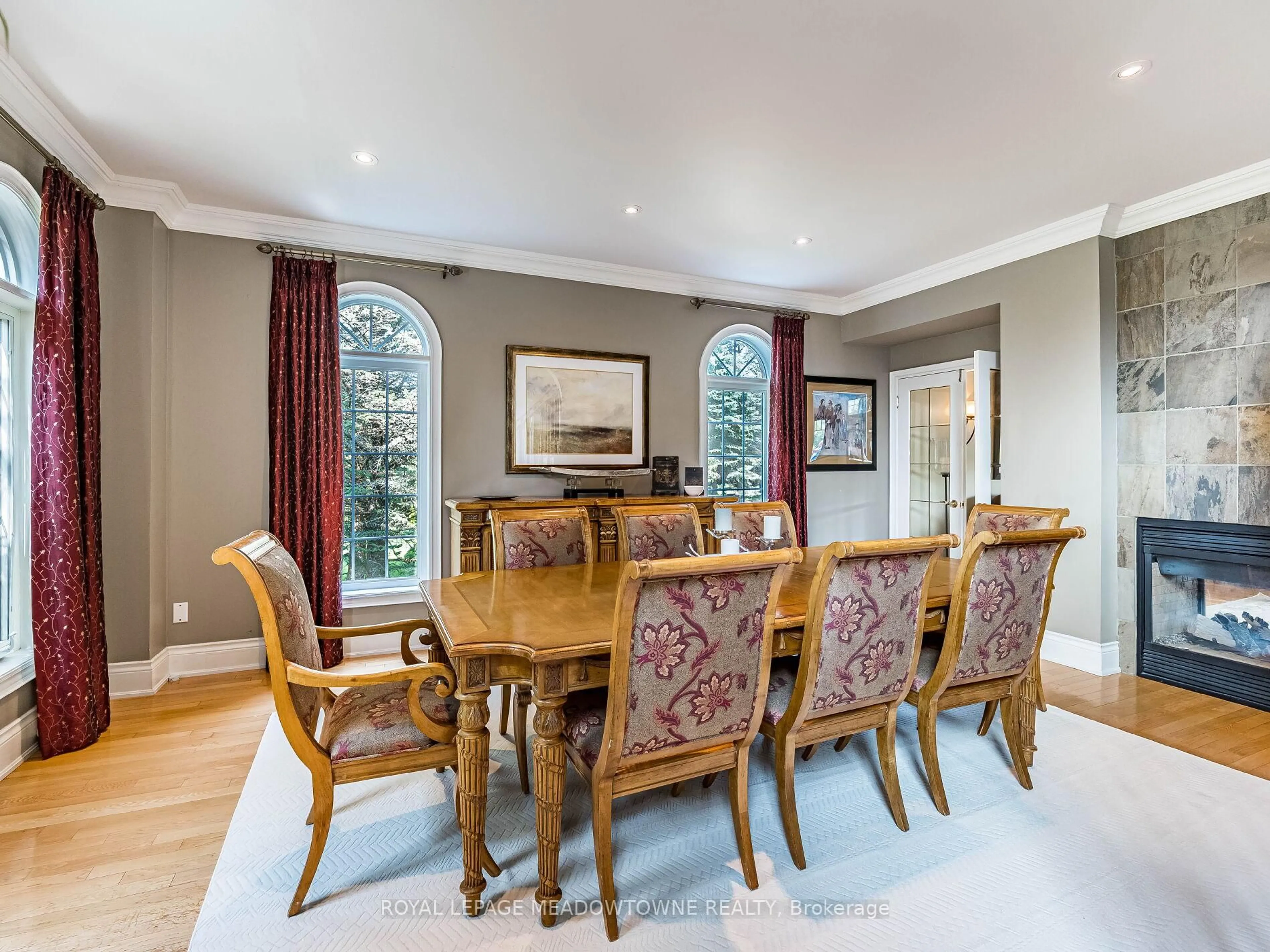 Dining room, unknown for 8 Deer Run Cres, Halton Hills Ontario L7J 2L7