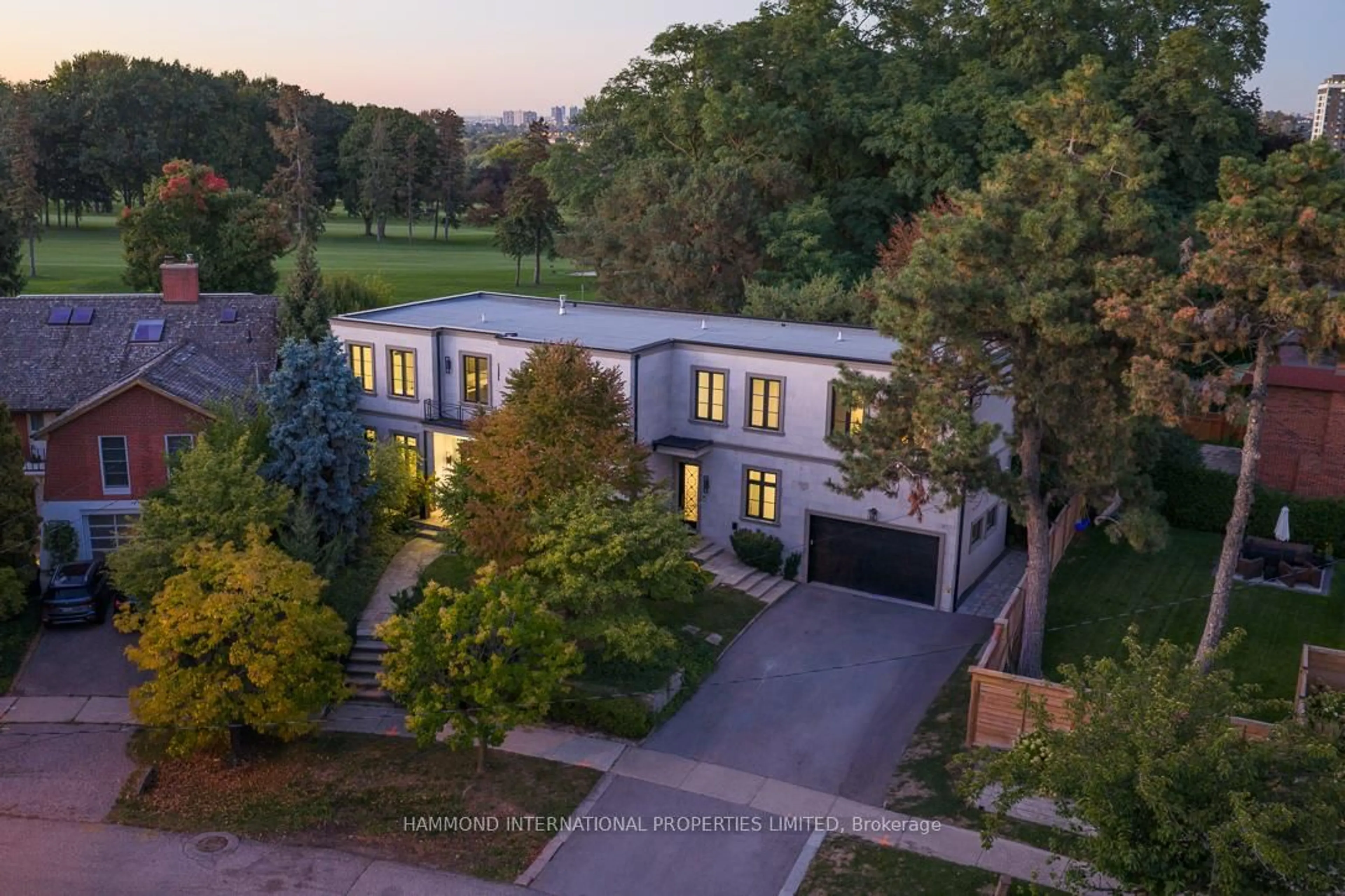 A pic from outside/outdoor area/front of a property/back of a property/a pic from drone, street for 4 Braywin Dr, Toronto Ontario M9P 2P1