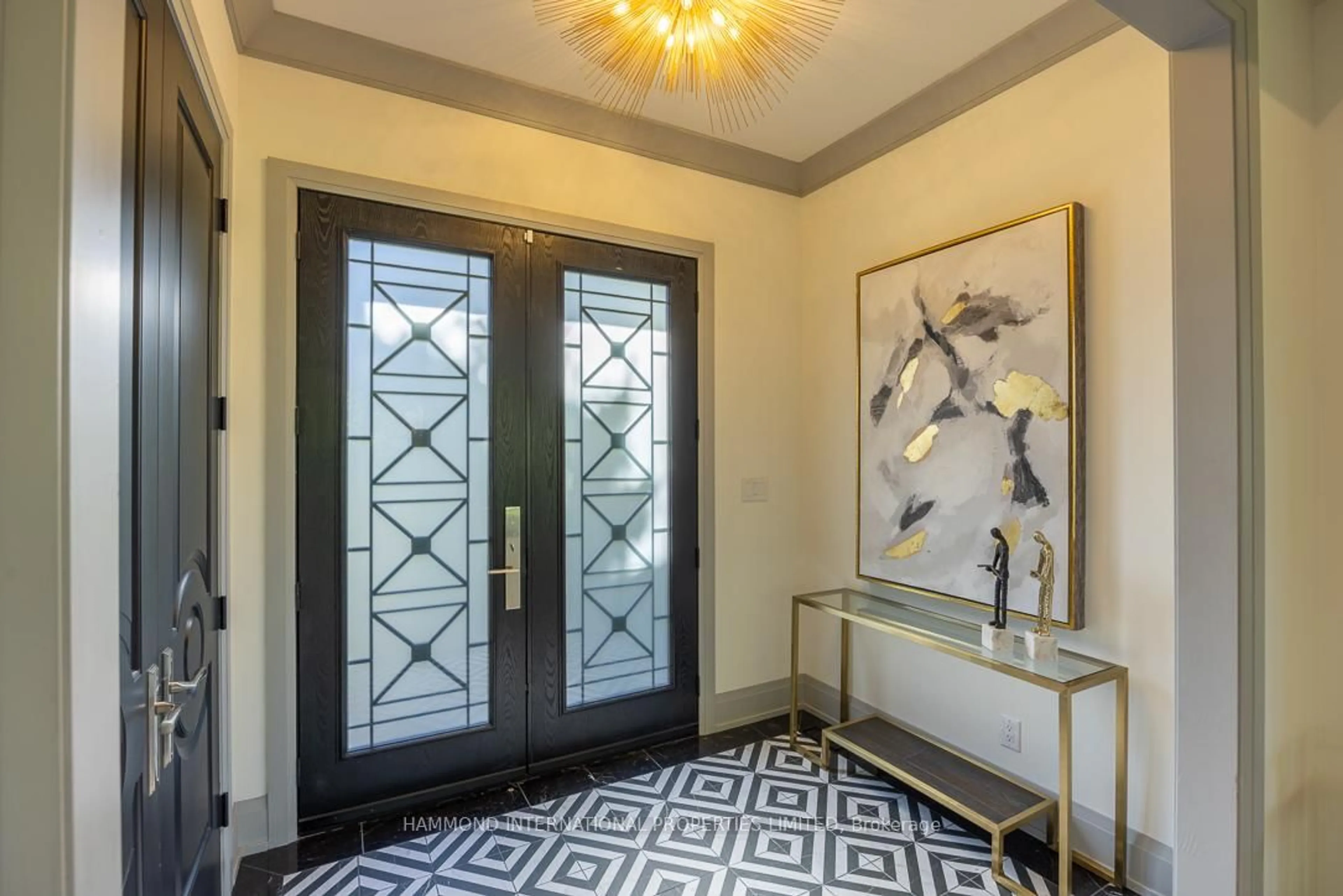 Indoor entryway for 4 Braywin Dr, Toronto Ontario M9P 2P1