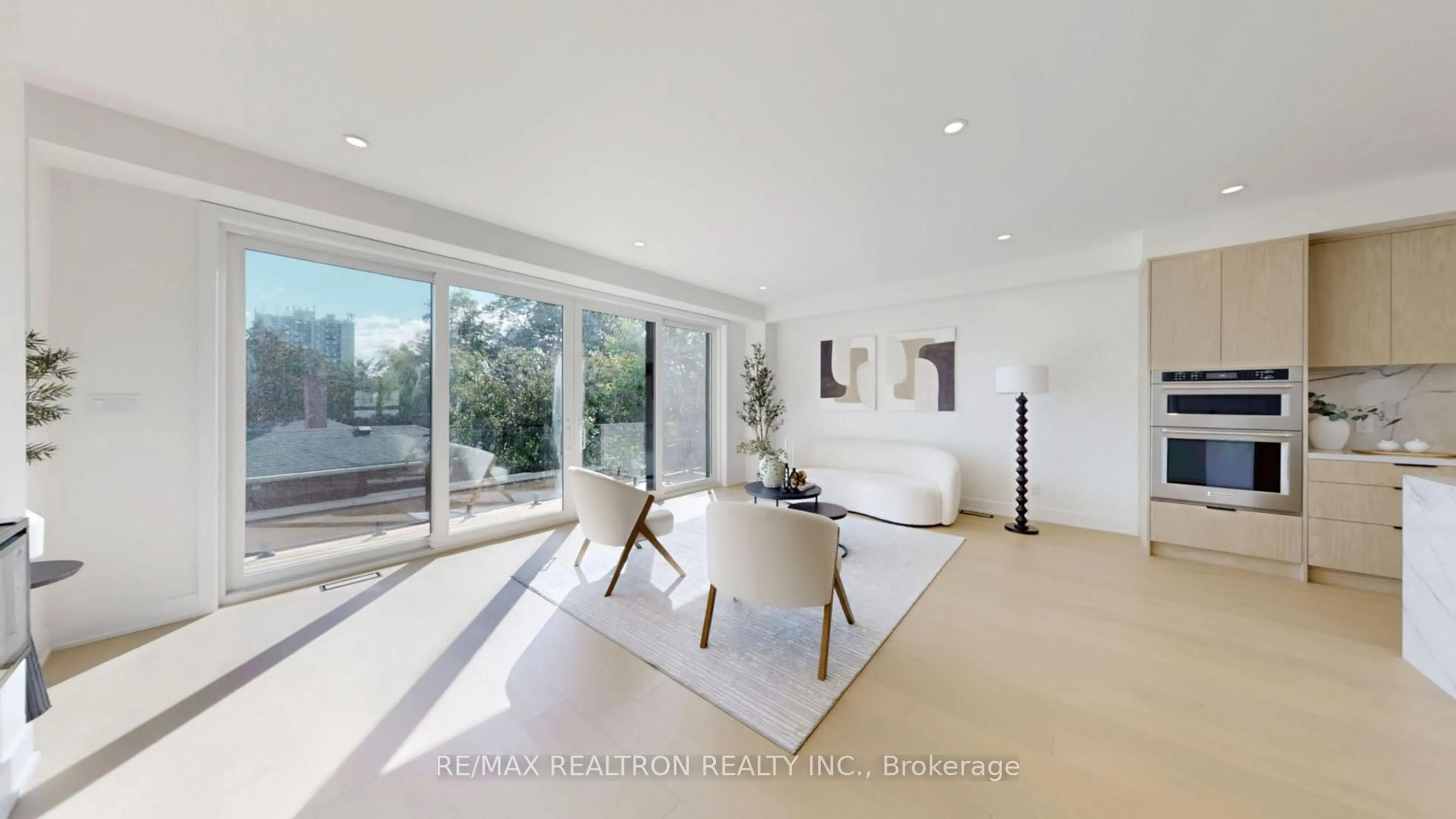 Unknown for 126 Dunbar Rd, Mississauga Ontario L5B 1G7