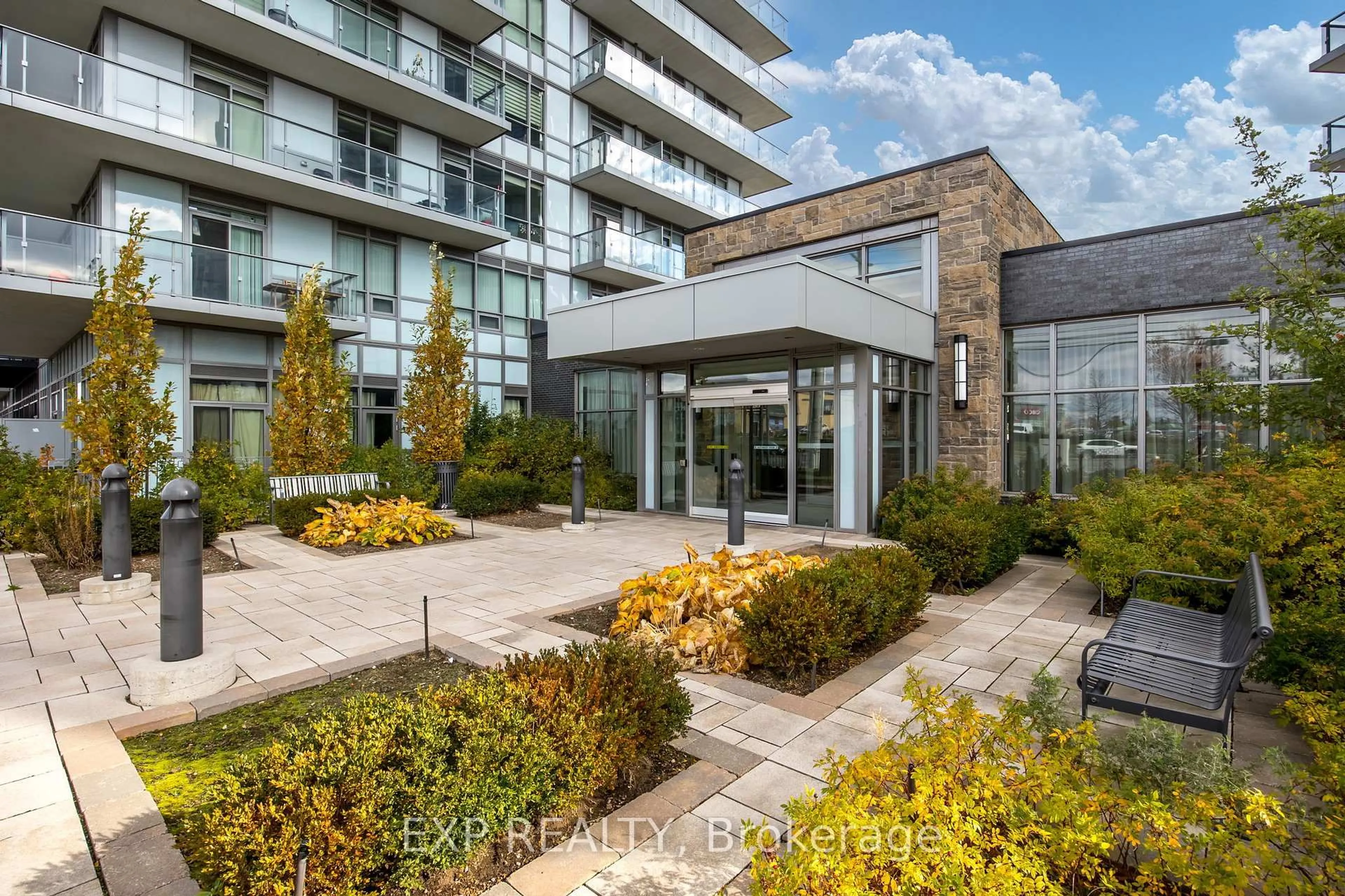 Indoor foyer for 4655 Glen Erin Dr #706, Mississauga Ontario L5M 0Z1