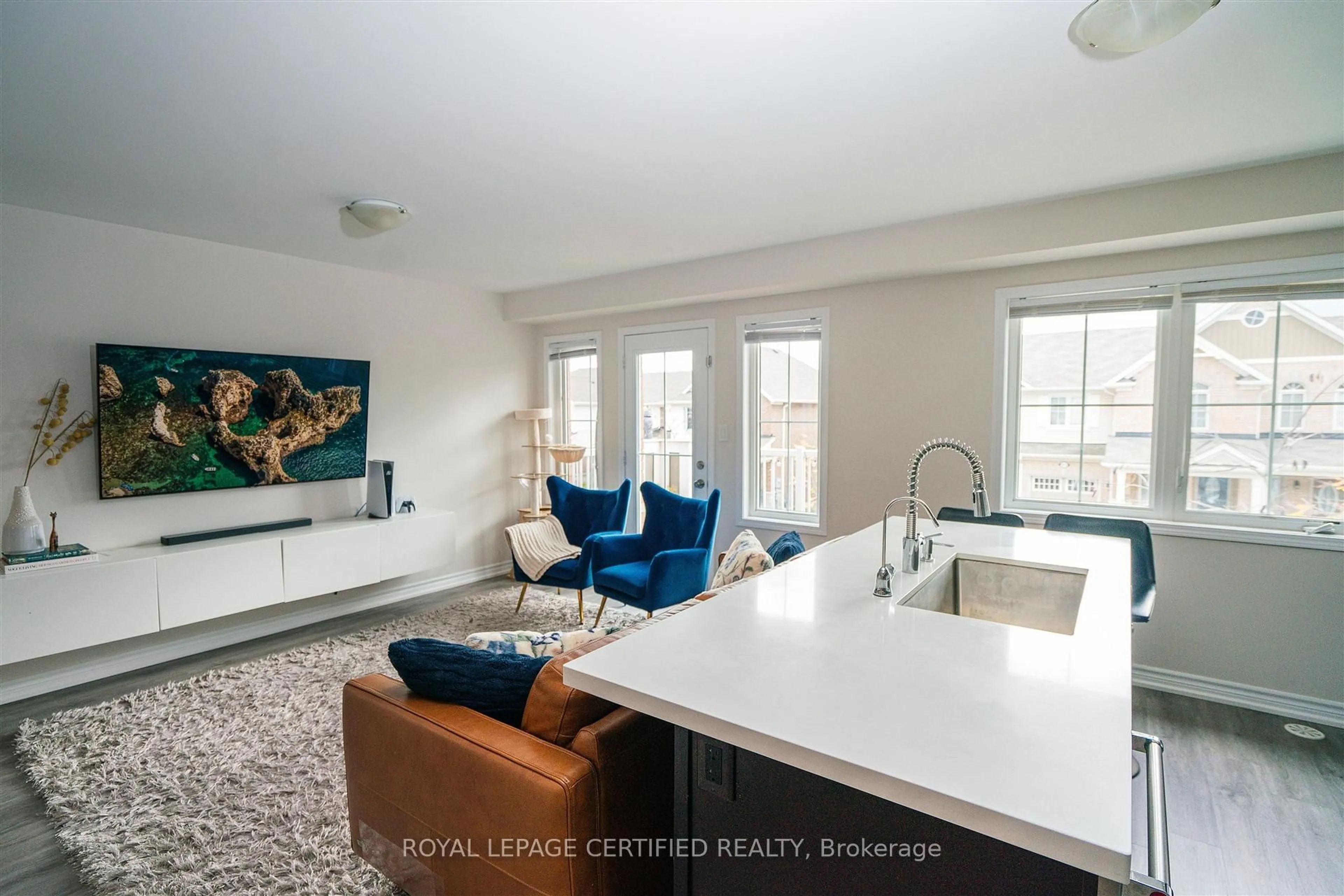Open concept kitchen, unknown for 1657 Copeland Circ, Milton Ontario L9T 8X8
