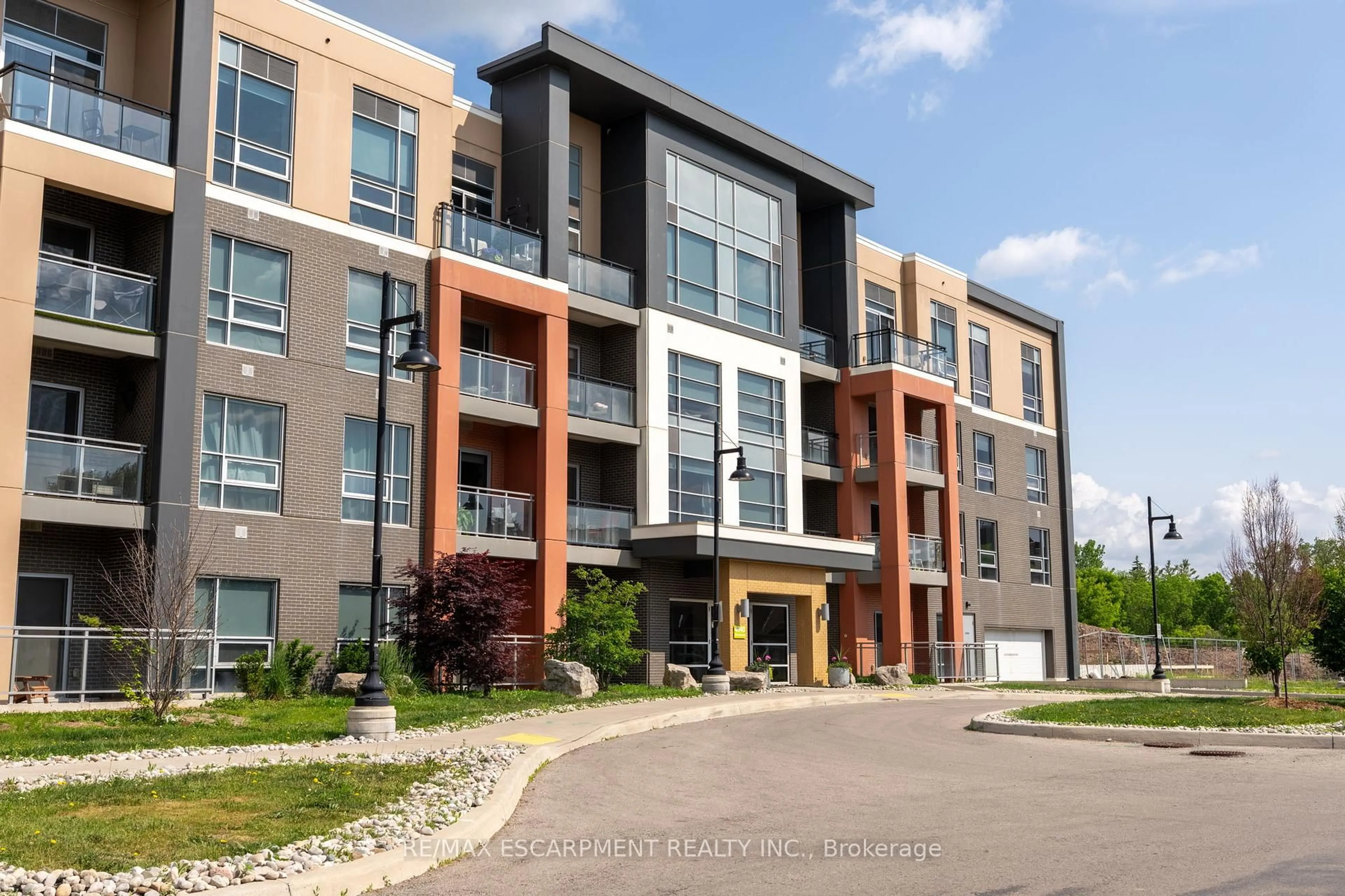 Unknown for 4040 Upper Middle Rd #103, Burlington Ontario L7M 0H2