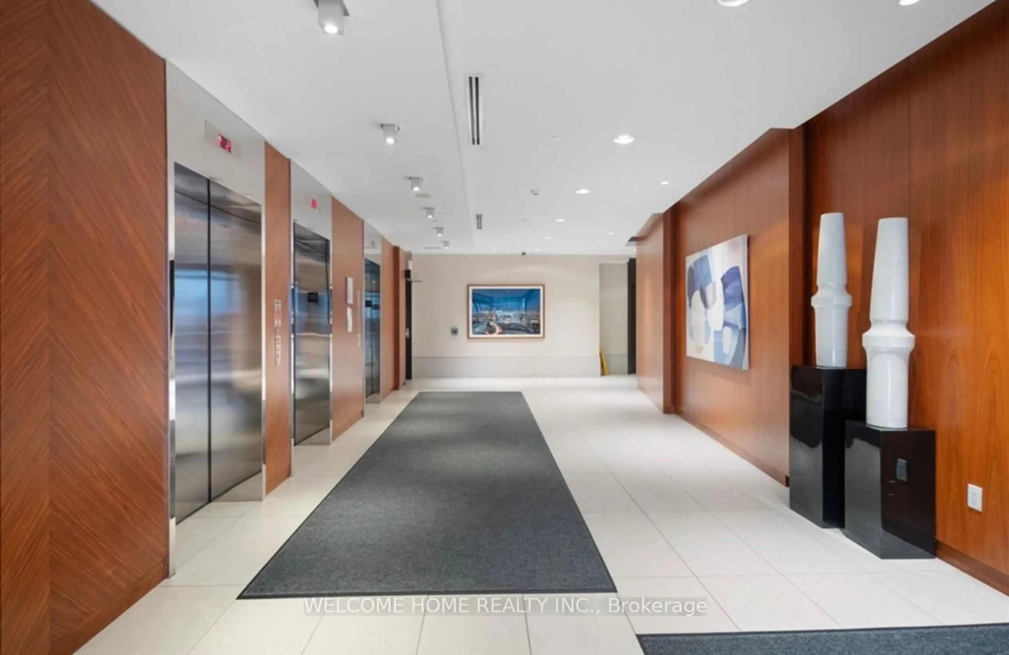 Indoor foyer for 9 Valhalla Inn Rd #1901, Toronto Ontario M9B 1S9
