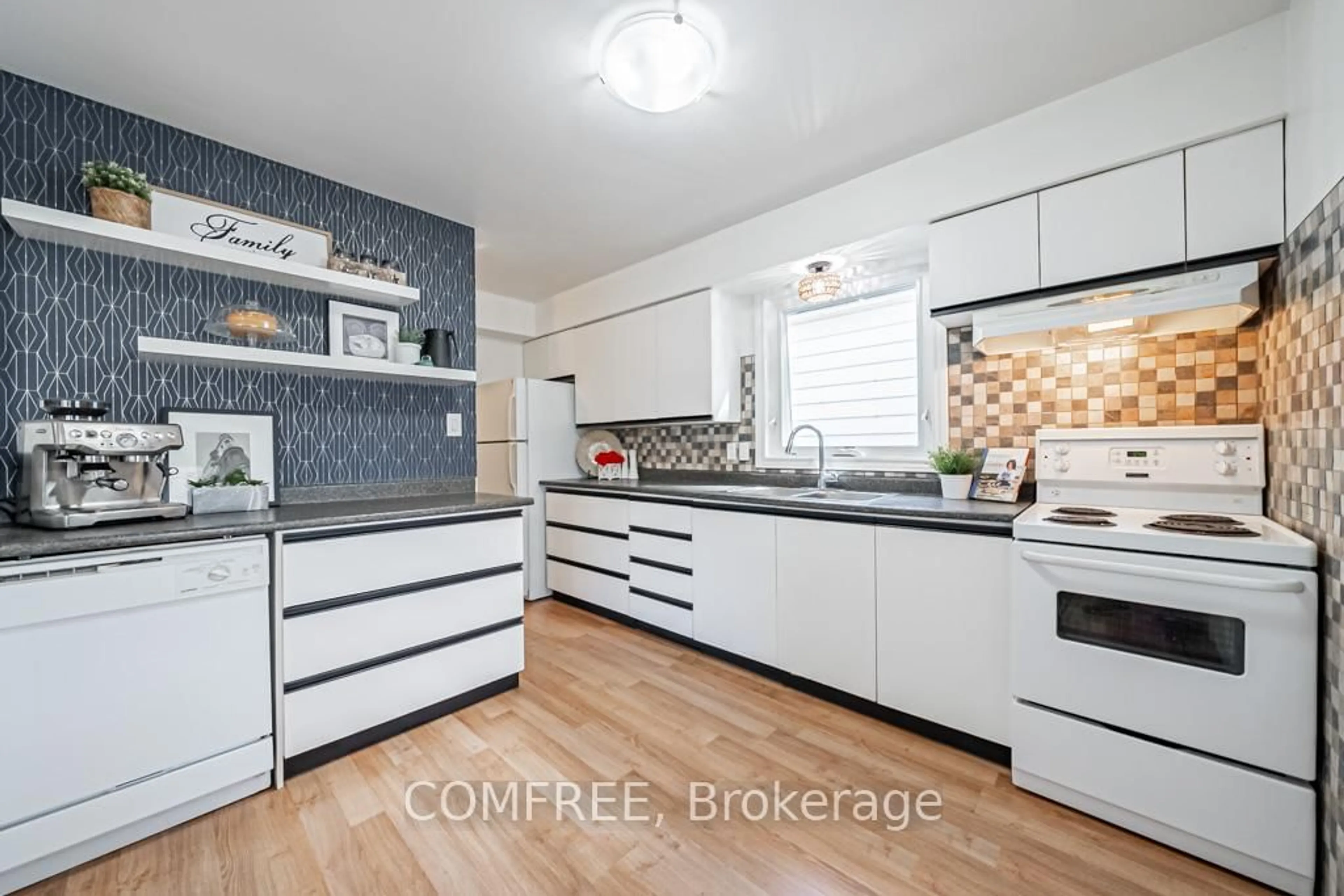 Contemporary kitchen, unknown for 1089 Meredith Ave, Mississauga Ontario L5E 2C8