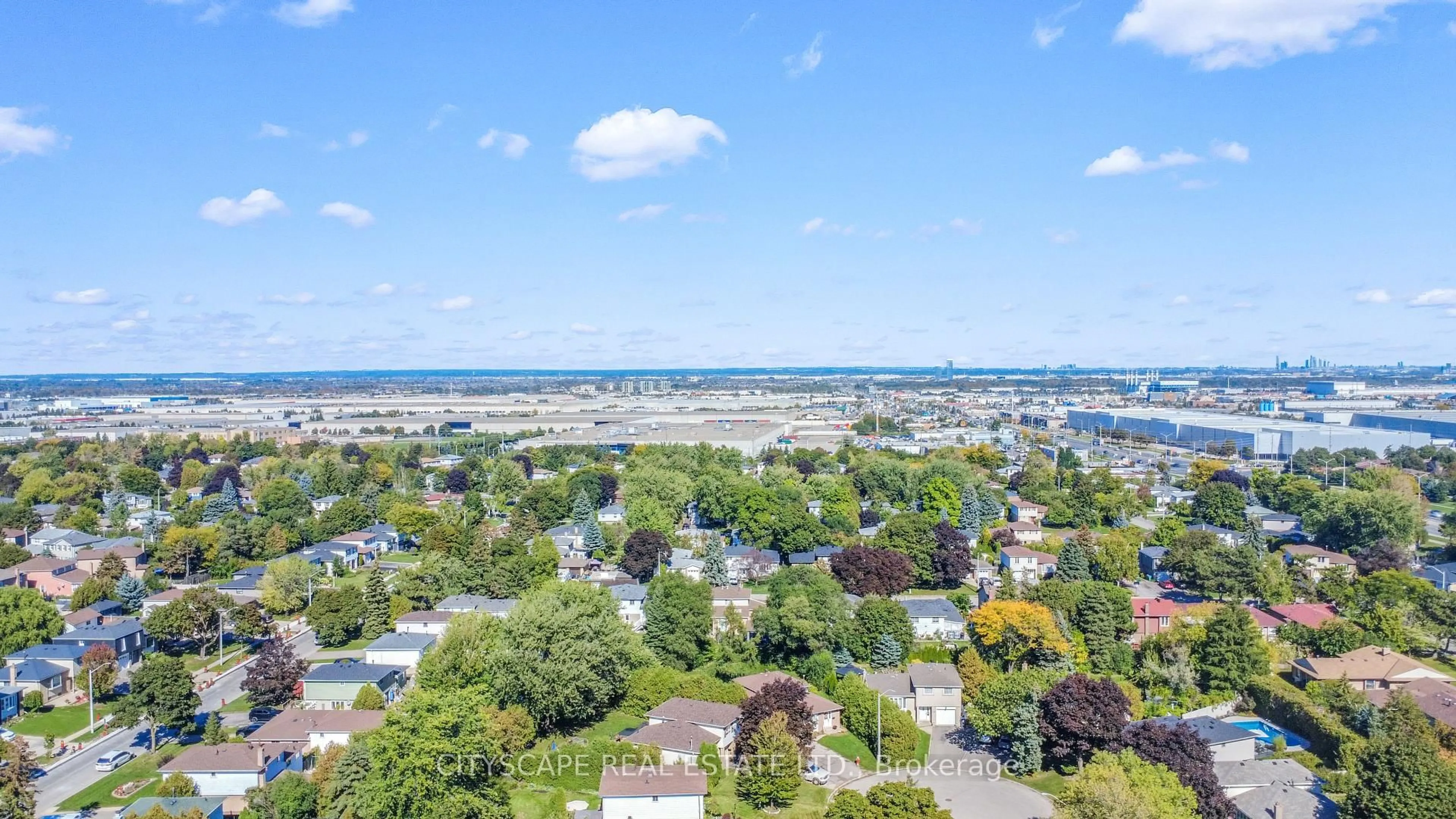 A pic from outside/outdoor area/front of a property/back of a property/a pic from drone, water/lake/river/ocean view for 3 Geneva Cres, Brampton Ontario L6S 1K9