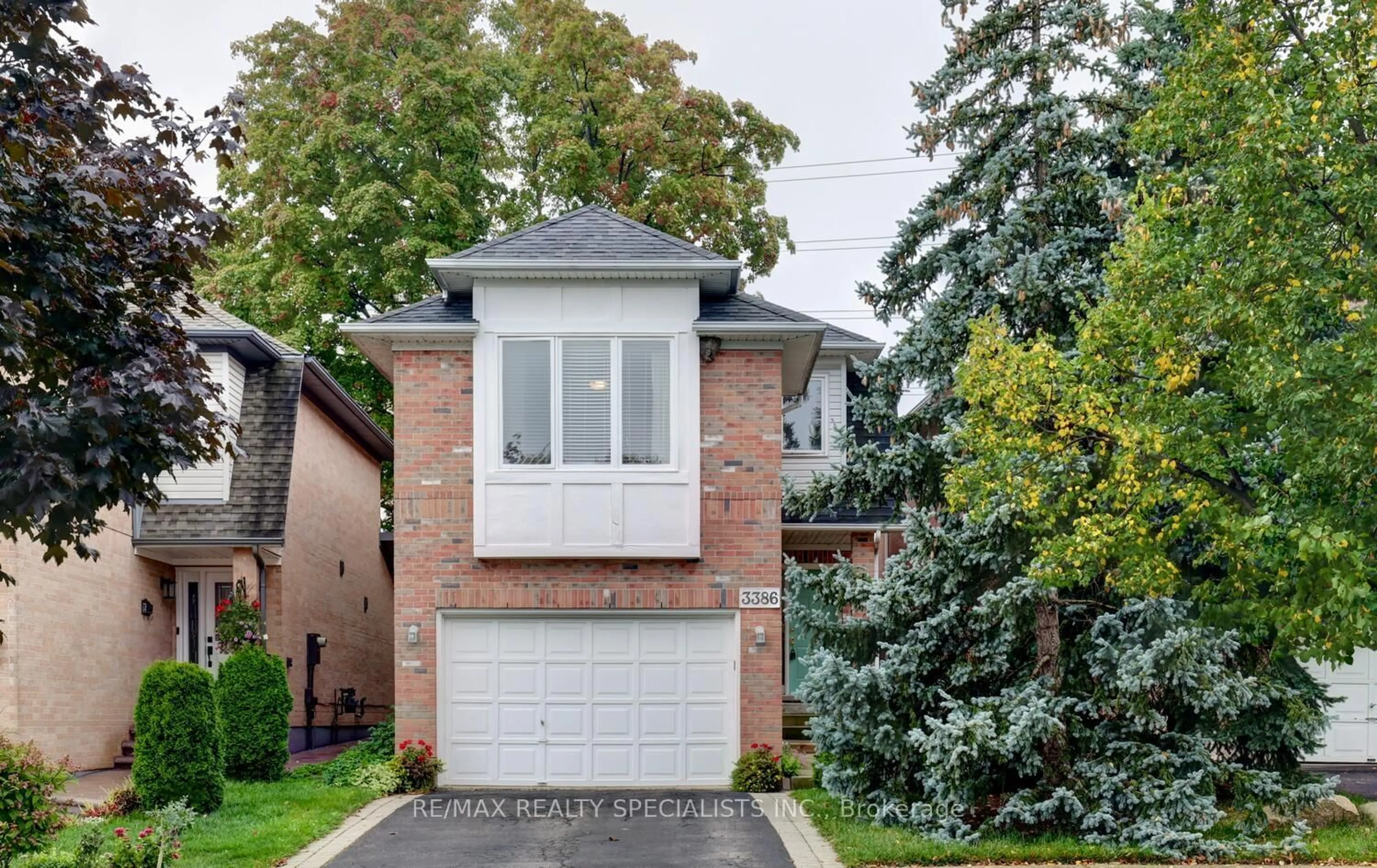 Home with brick exterior material, street for 3386 Delfi Rd, Mississauga Ontario L5L 1S2