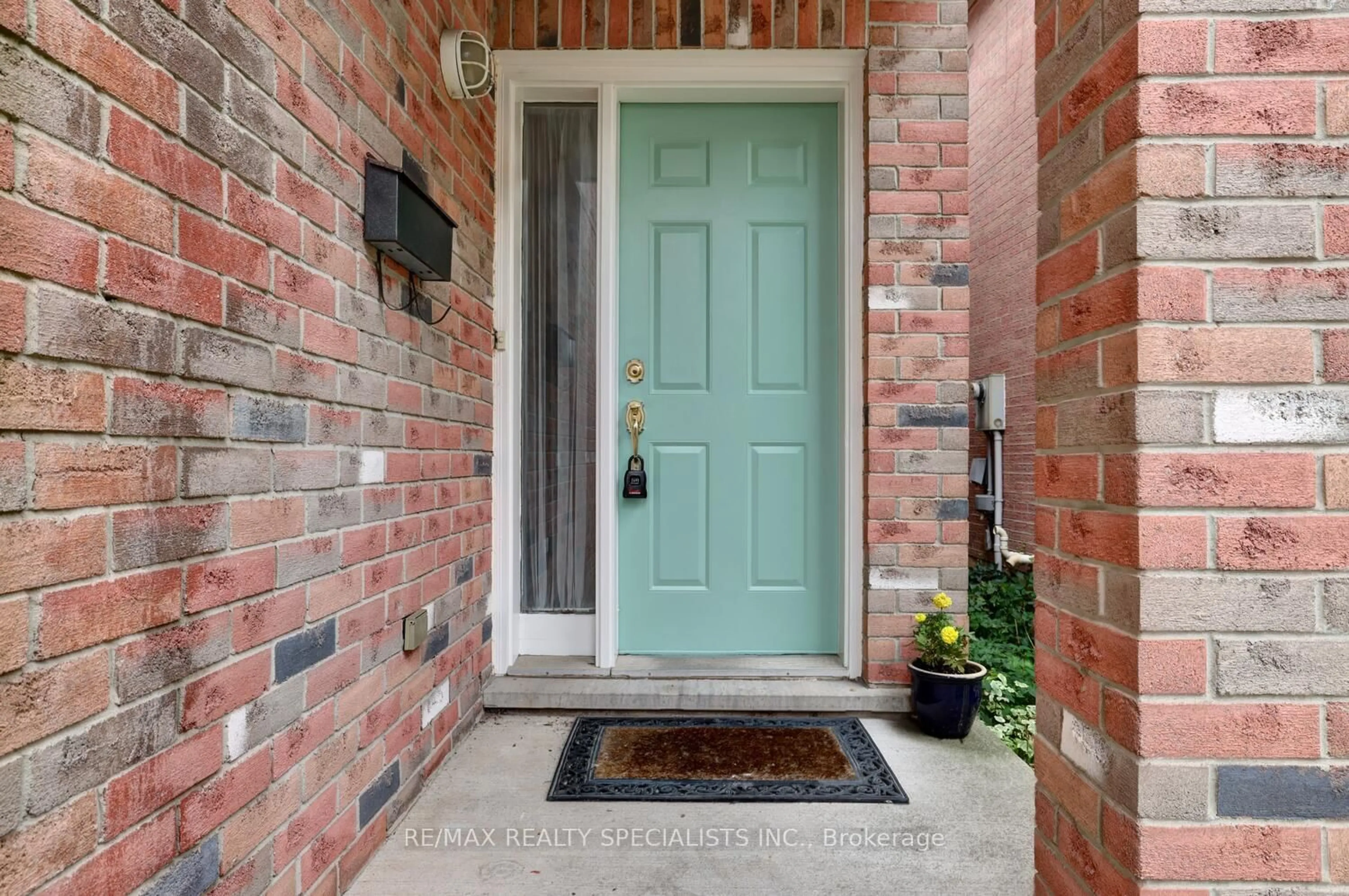 Indoor entryway for 3386 Delfi Rd, Mississauga Ontario L5L 1S2