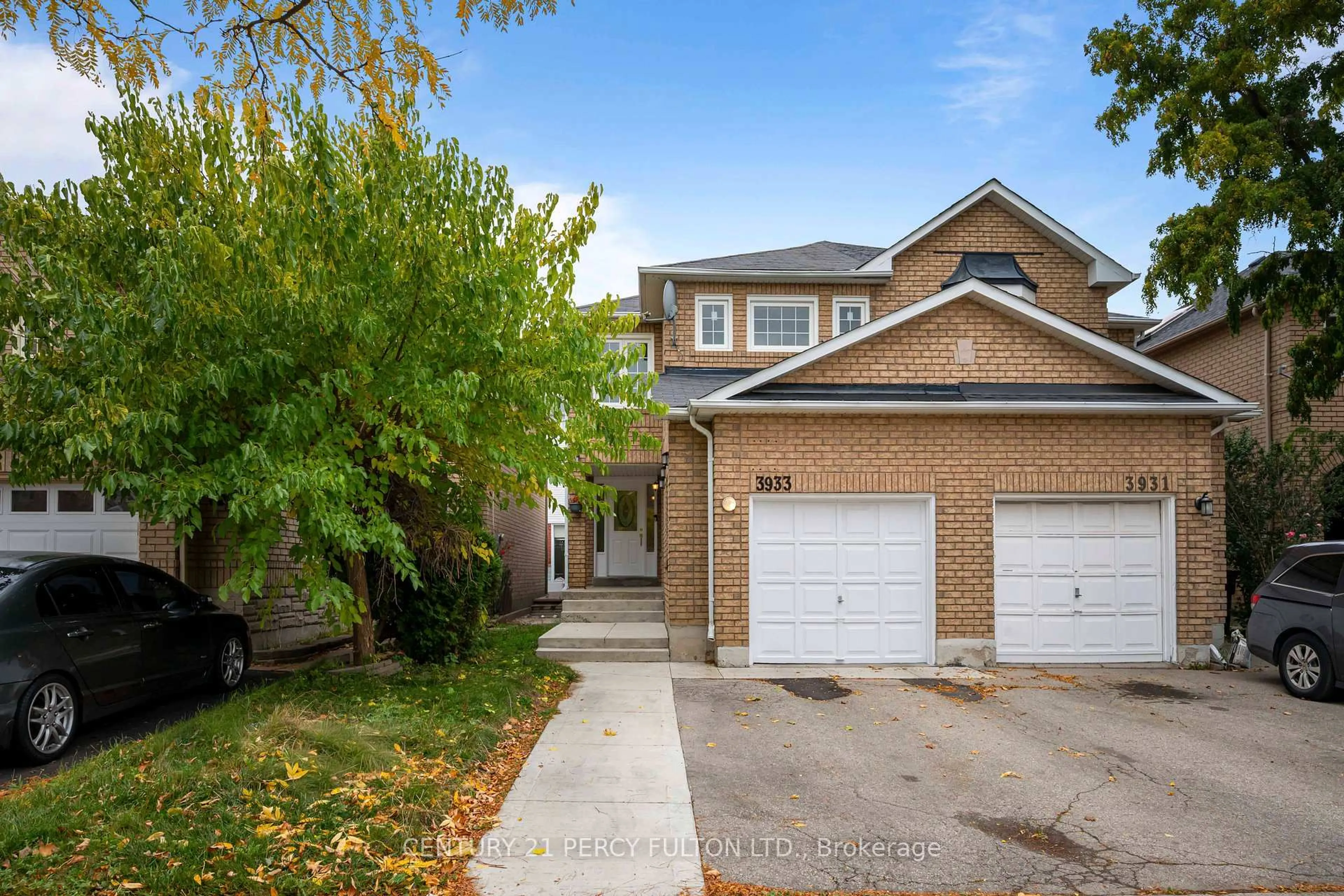 Home with brick exterior material, street for 3933 Nightshade Lane, Mississauga Ontario L5N 7J4