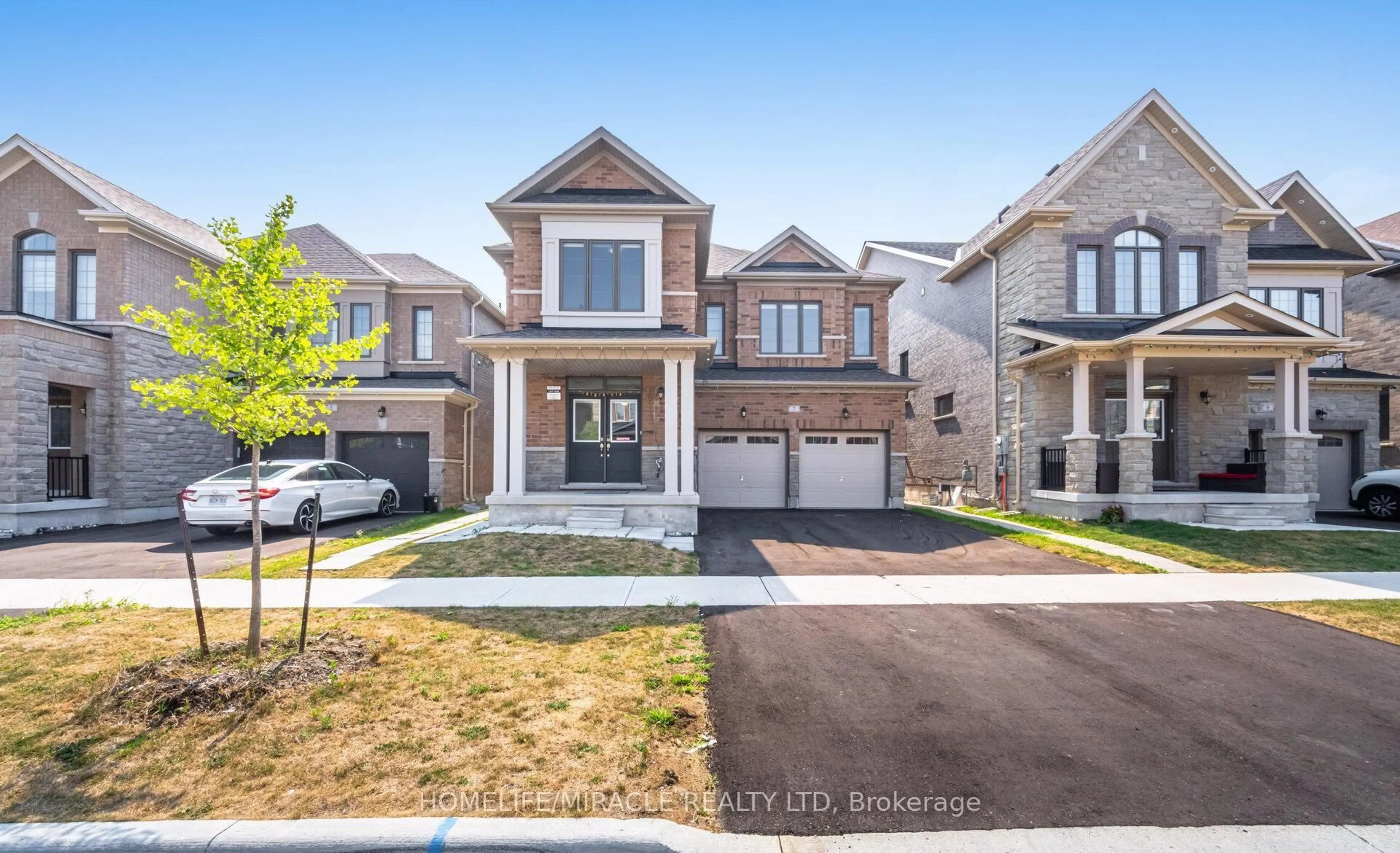 Home with brick exterior material, street for 7 Aldenham St, Brampton Ontario L6X 5S2