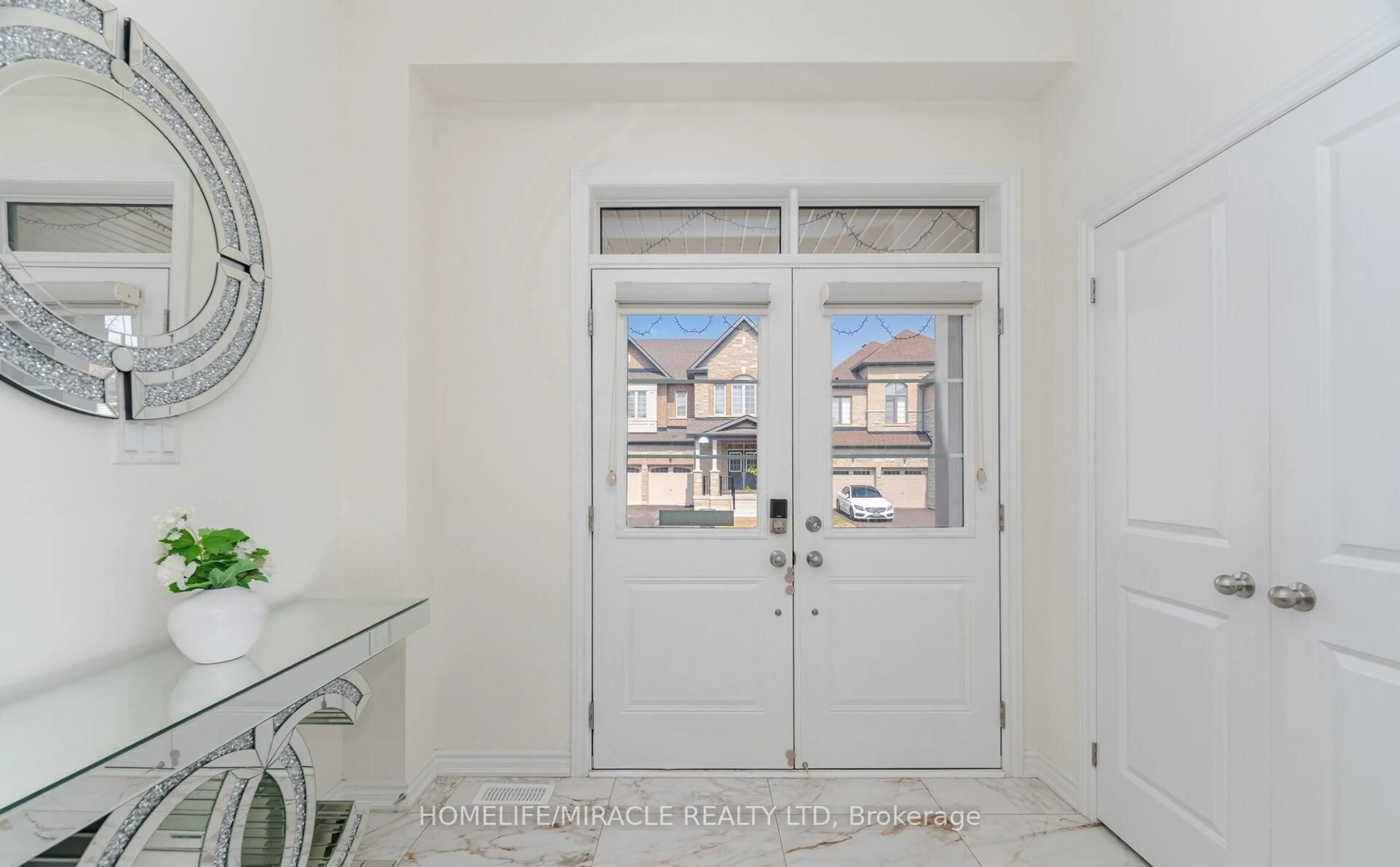 Indoor entryway for 7 Aldenham St, Brampton Ontario L6X 5S2