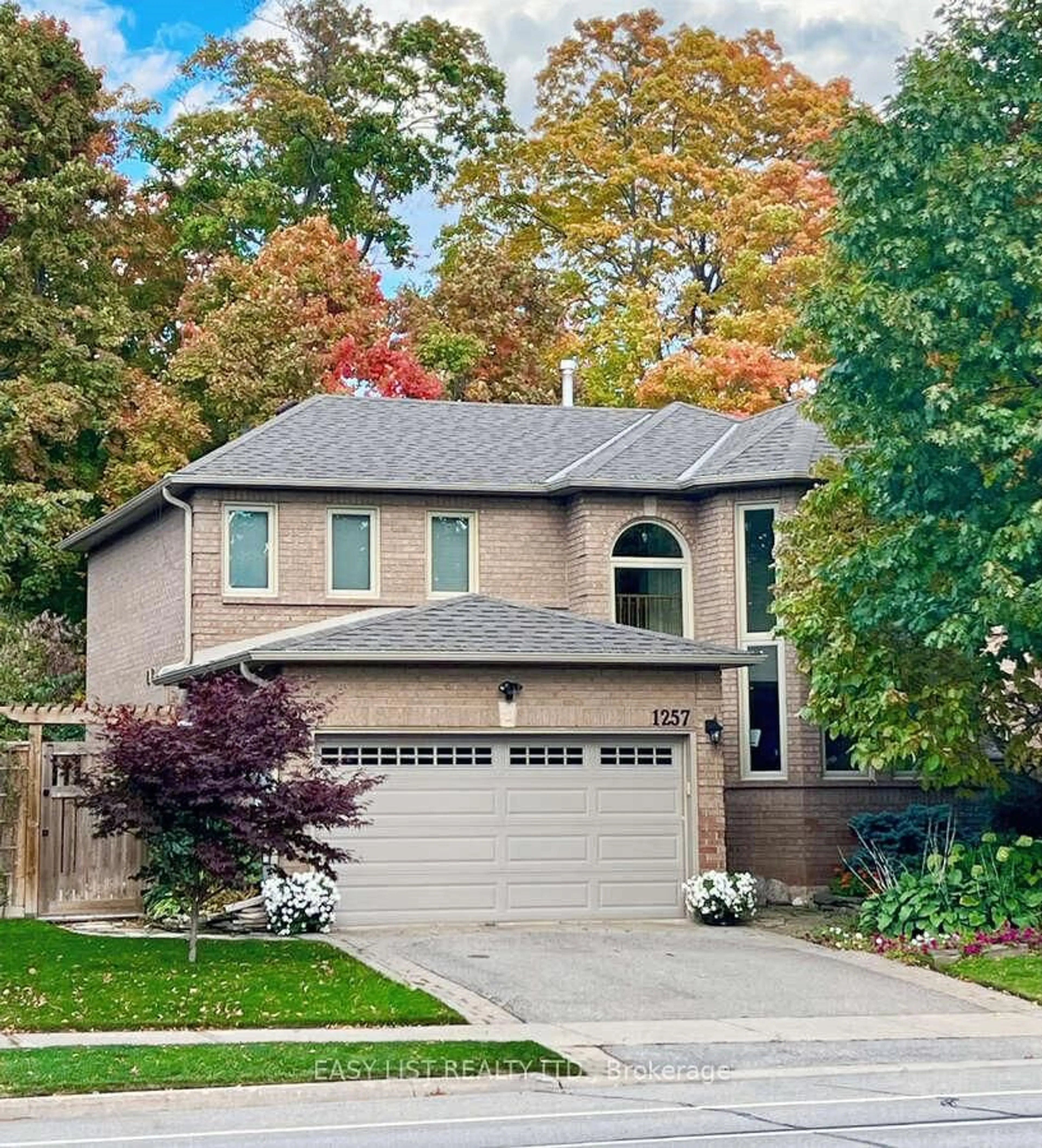 Home with brick exterior material, street for 1257 McCraney St, Oakville Ontario L6H 3A3