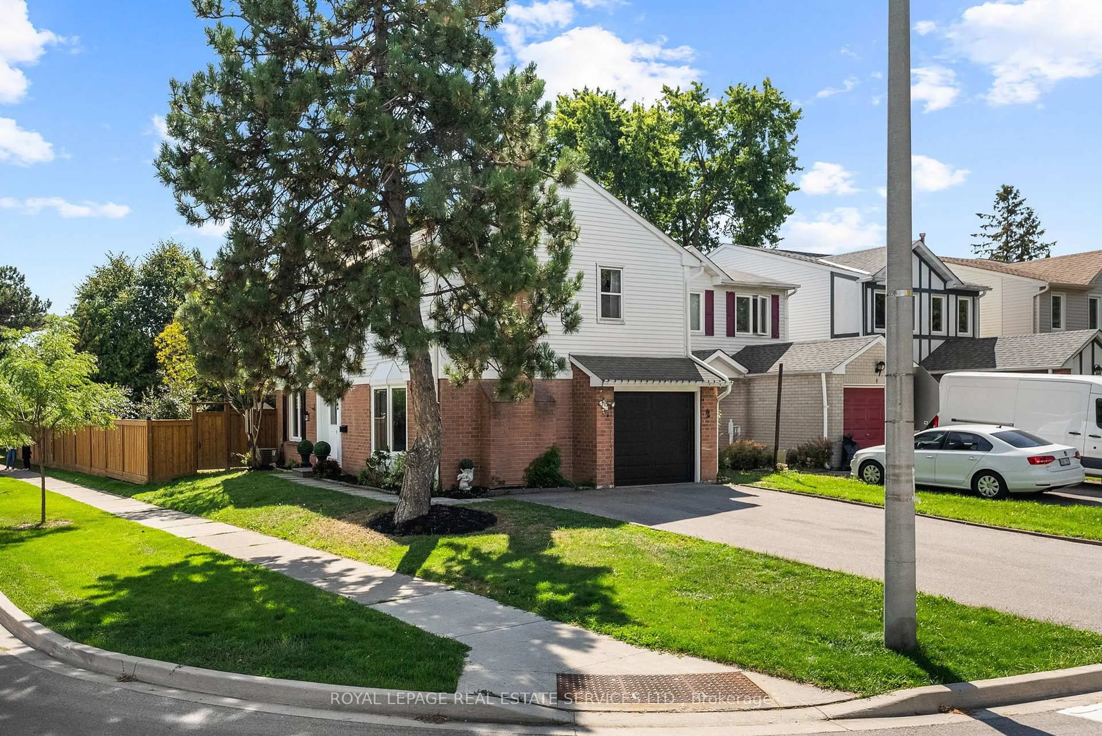 A pic from outside/outdoor area/front of a property/back of a property/a pic from drone, street for 2 Mangrove Rd, Brampton Ontario L6S 3Y1