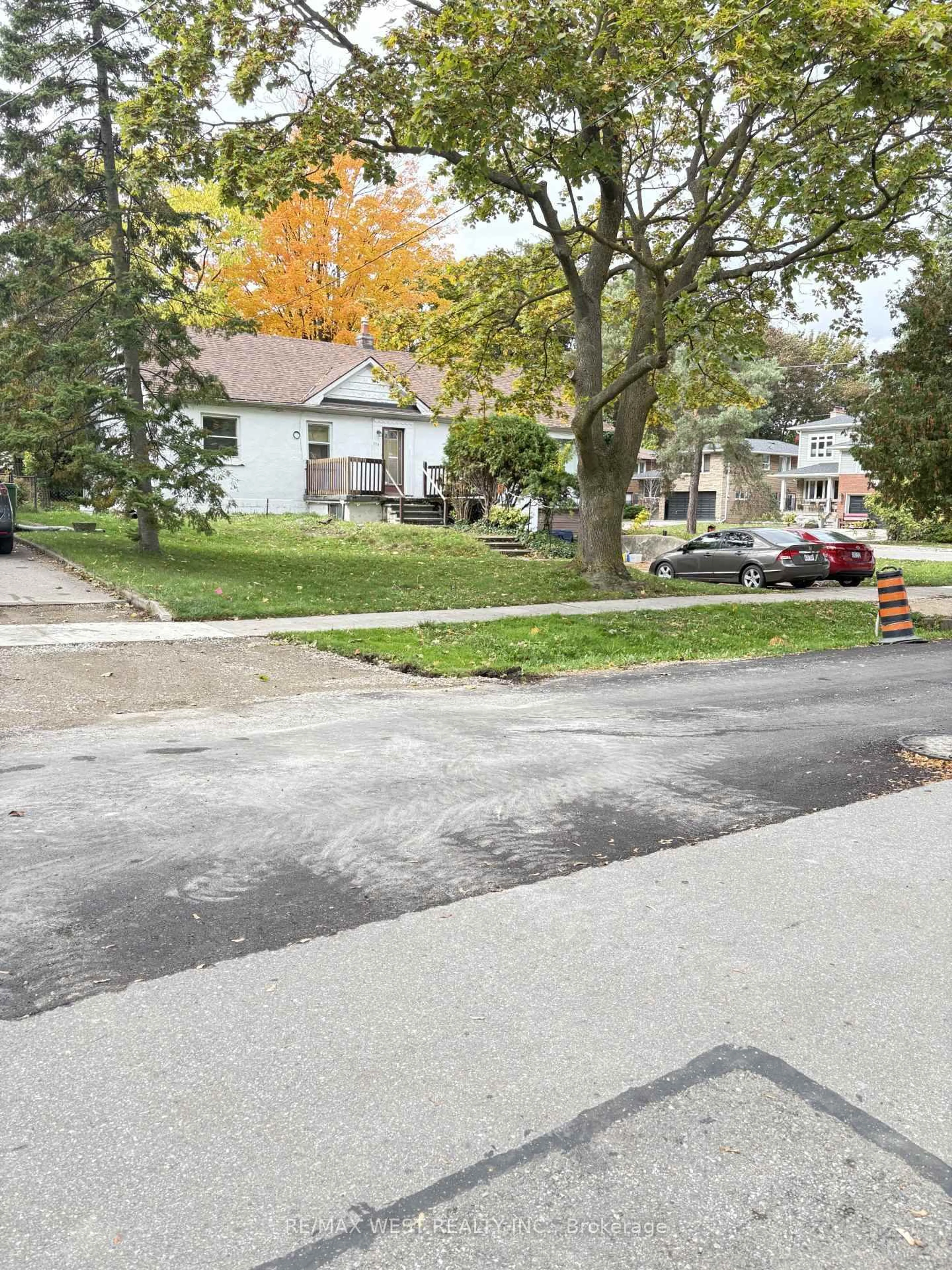 Unknown for 110 Meadowbank Rd, Toronto Ontario M9B 5C9