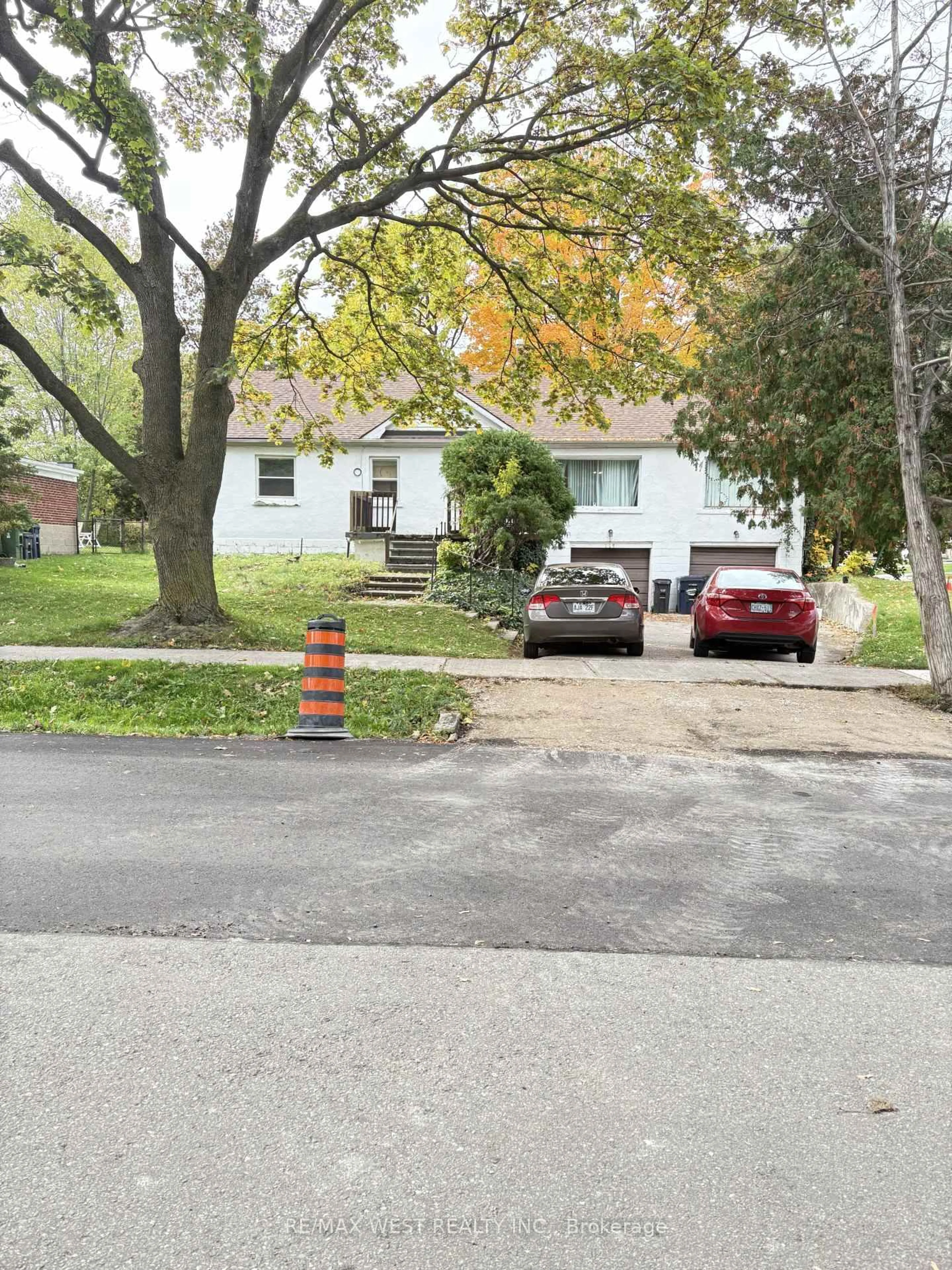 Unknown for 110 Meadowbank Rd, Toronto Ontario M9B 5C9