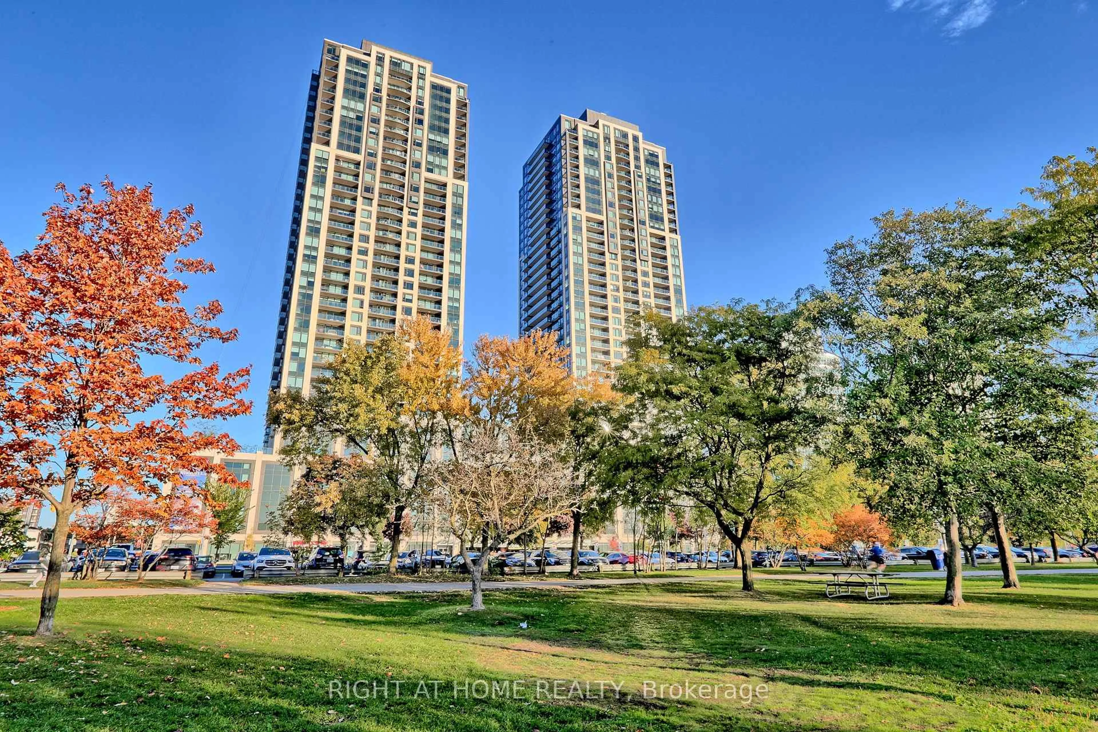 Unknown for 1926 Lake Shore Blvd #1806, Toronto Ontario M6S 0B1
