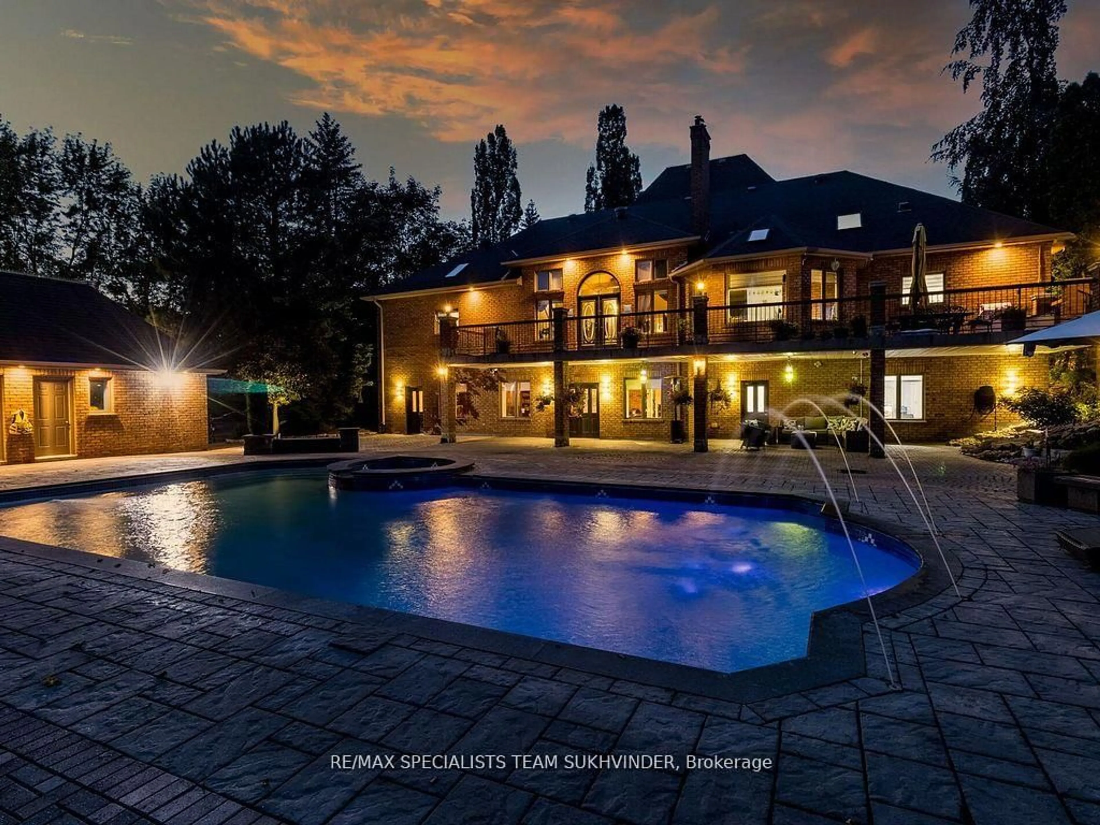 Pool for 12 Edgeforest Dr, Brampton Ontario L6P 0E1